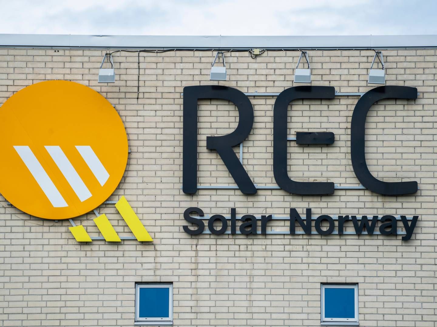 REC Solar starter delvis opp produksjonen igjen, men omtrent en tredjedel av de ansatte blir sagt opp. | Foto: Ole Berg-Rusten /NTB