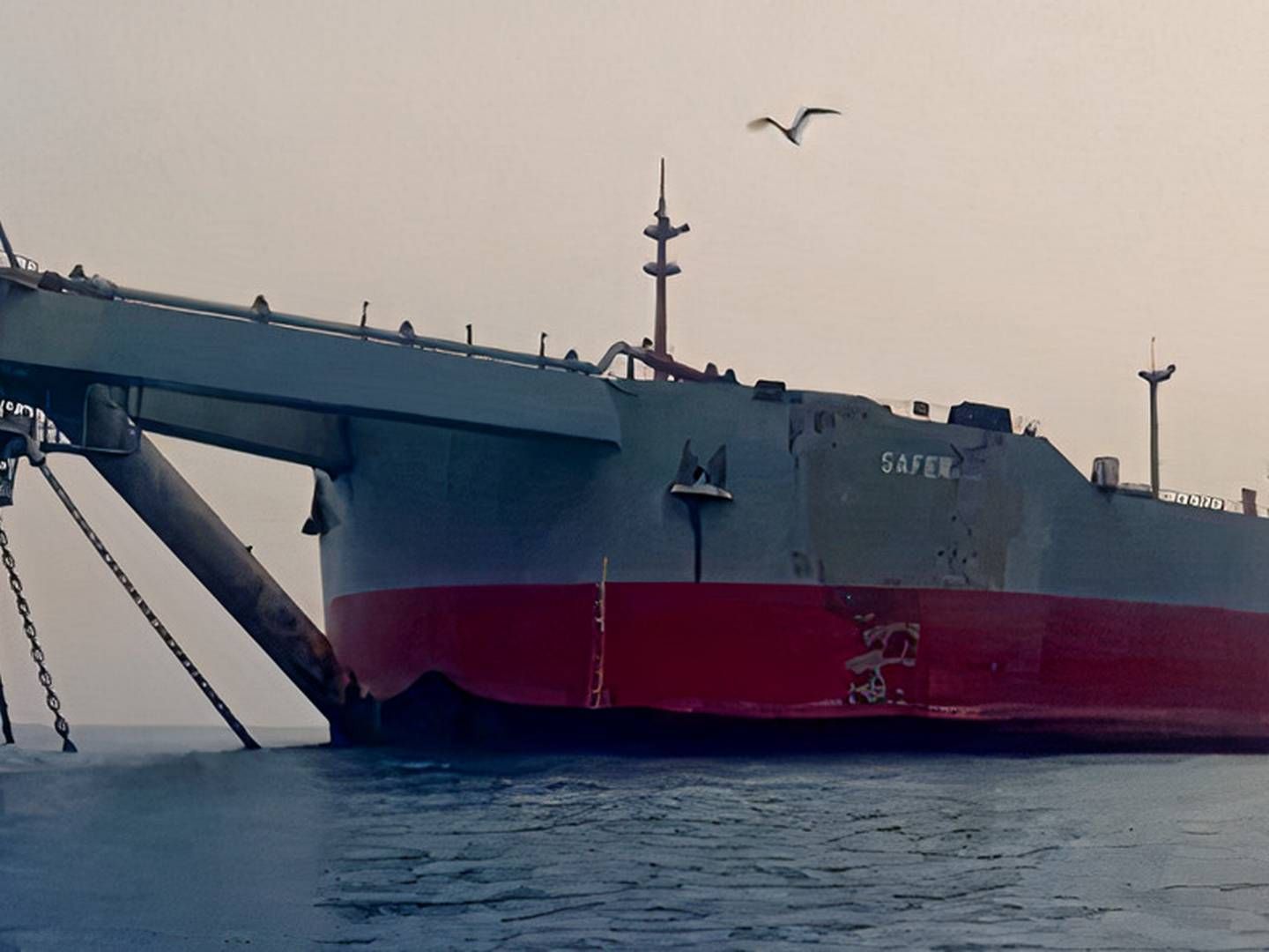 Det store tankskib FSO Safer har ligget ud for Yemens kyst fyldt med olie i mere end 30 år, og siden 2015 har det været forladt. FN arbejder nu på at få skibet tømt og fjernet. | Foto: United Nations