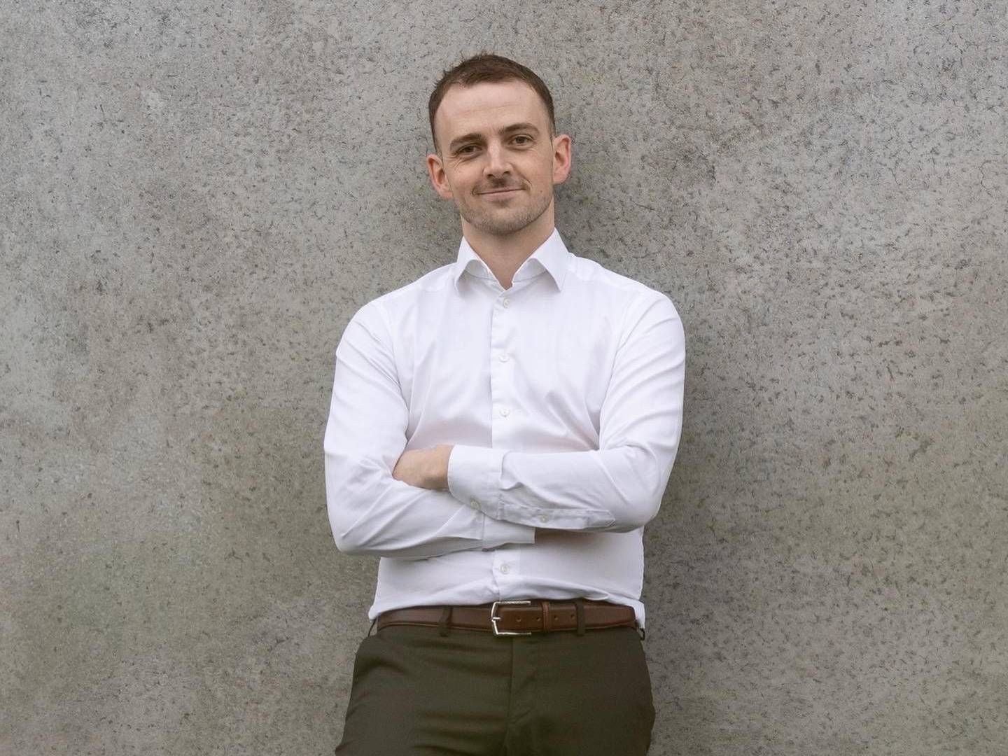 "Det kan du fandme tro," siger 33-årige Andreas Leidesdorff, når han bliver spurgt, hvorvidt han tvivlede undervejs, inden han betalte 1 mio. kr. for at overtage "det mest støvede gamle advokatkontor" i Ringkøbing i Vestjylland. | Foto: Bjørn Ellermand