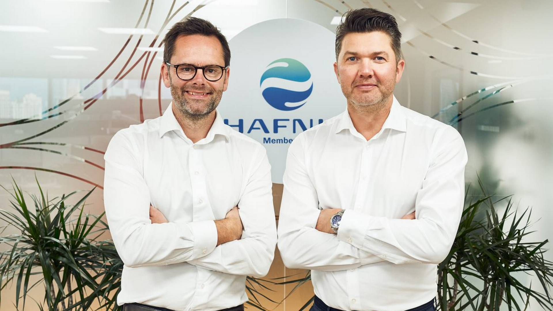 It is a net positive for carriers of the bunker alliance that Hafnia also makes purchases for its own ships, says VP Head of Bunkers Peter Martin Grünwaldt (right). On the left is Bjørn Møller, key account manager of the alliance. | Photo: Hafnia