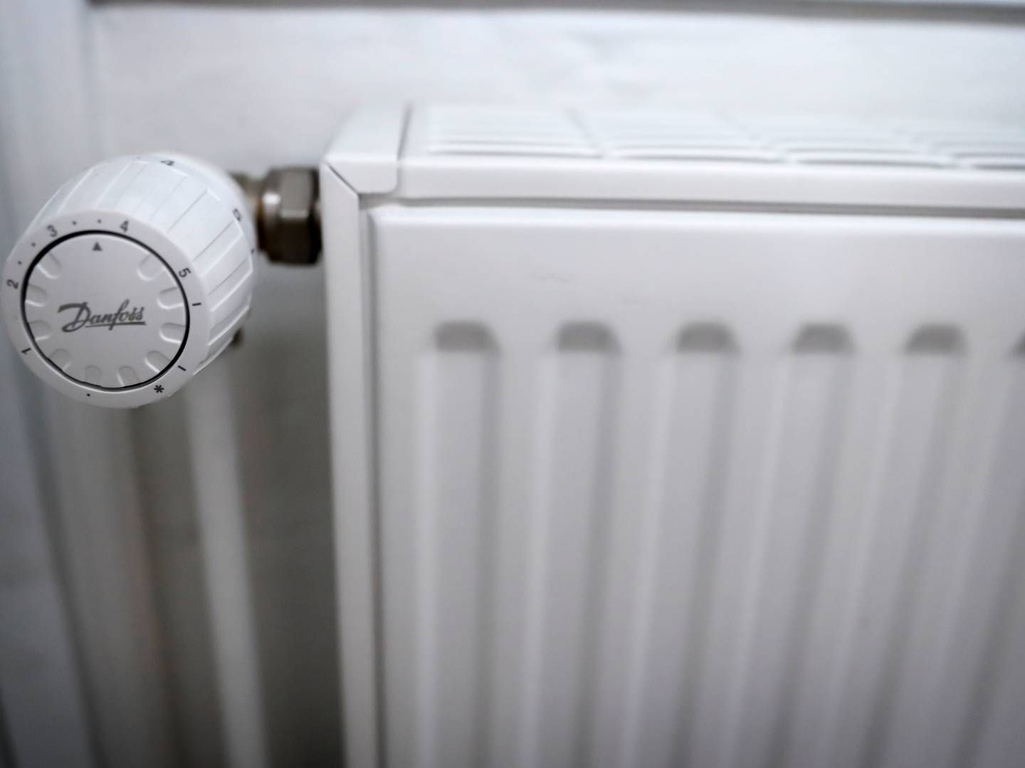Varmechecken er et skattefrit engangsbeløb, som i august sidste år blev udbetalt automatisk til godt 411.000 husstande for at hjælpe dem igennem energikrisen. | Foto: Jens Dresling