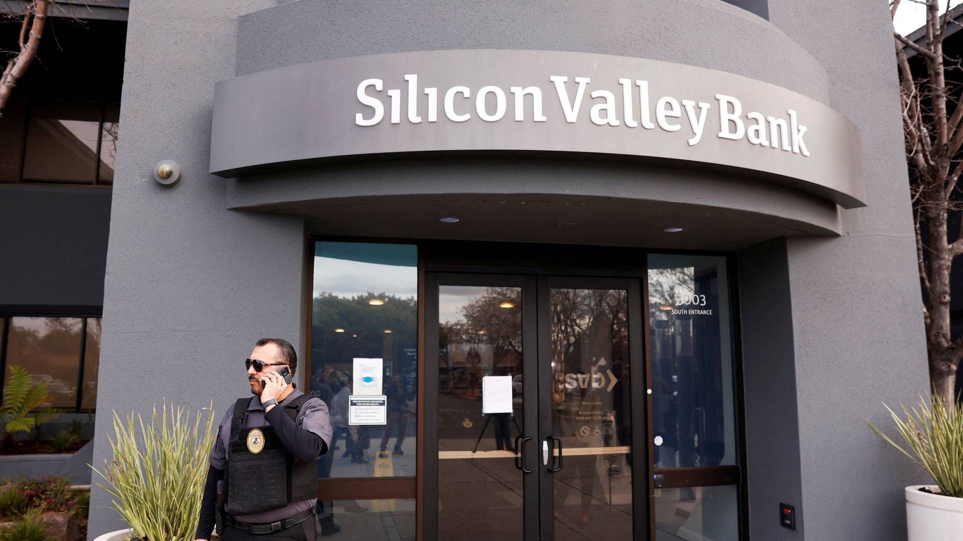 Silicon Valley Bank, der kollapsede fredag, er tirsdag genopstået under myndighedernes kontrol og med det nye navn Silicon Valley Bridge Bank. | Foto: Brittany Hosea-small