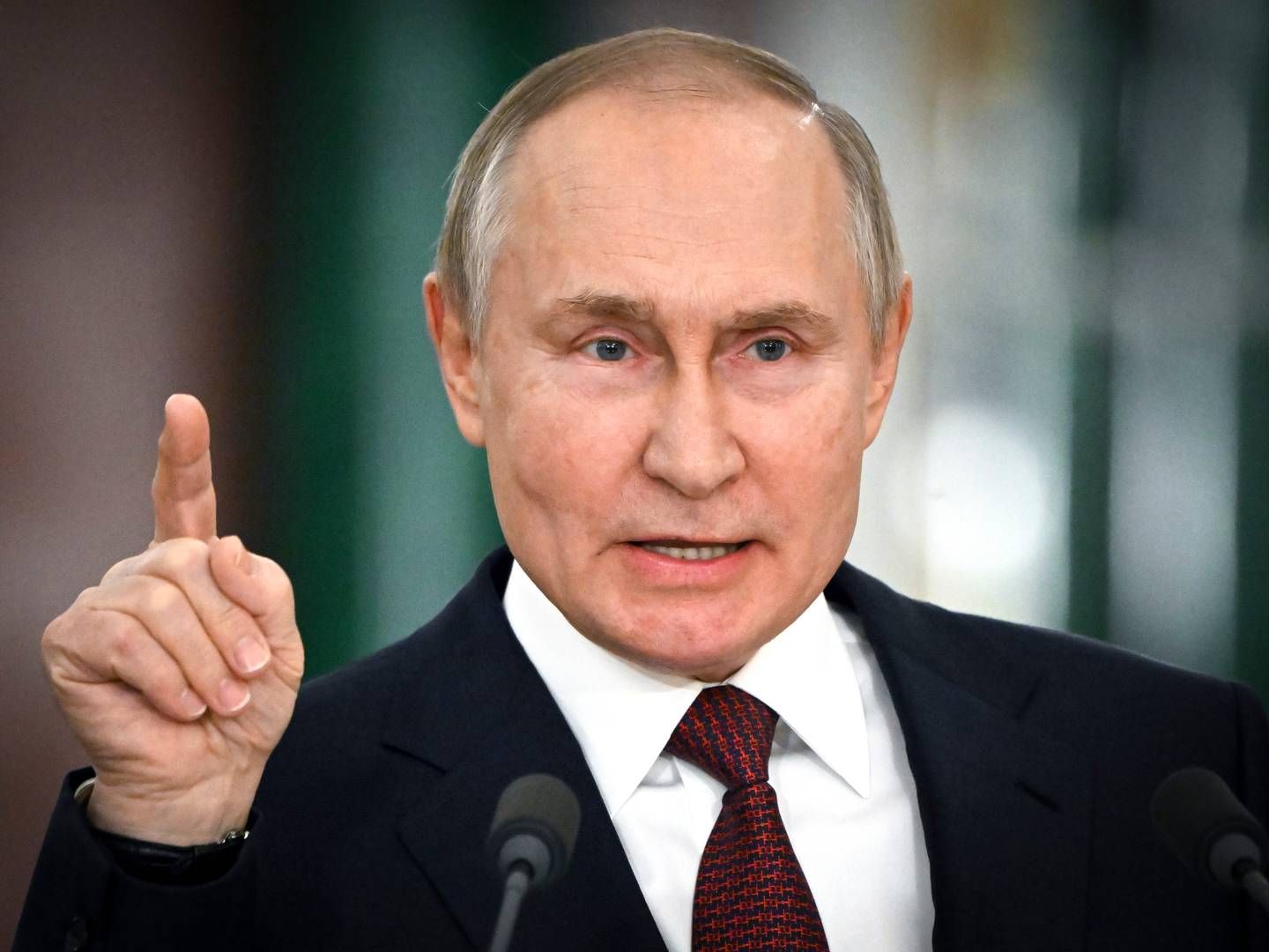 FÅR BIDRAG TIL BUDSJETTET: Vladimir Putin får et "frivillig bidrag" på over 200 millioner kroner fra kjøperen av Wenaas-hoteller i Russland. | Foto: AP