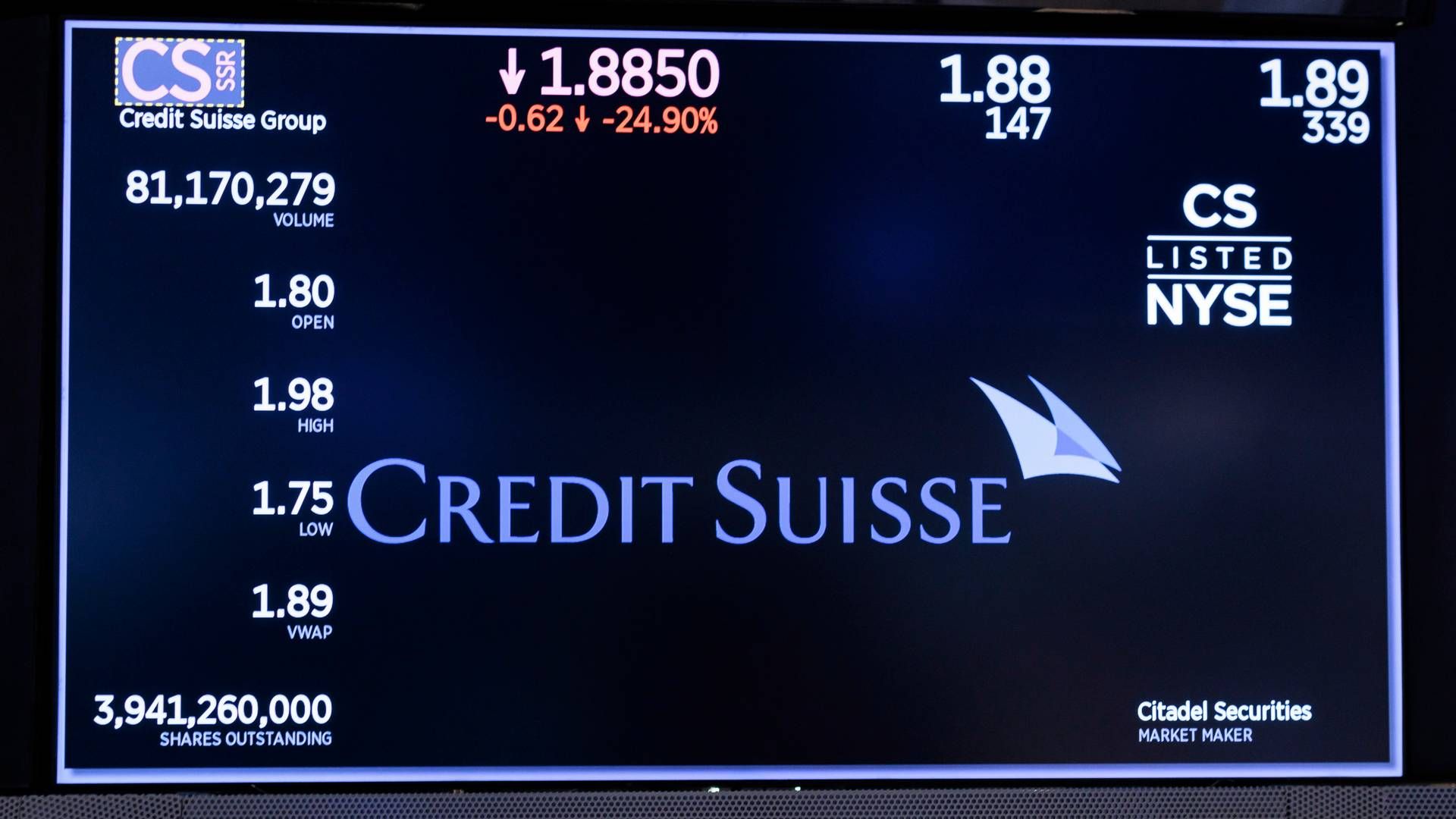 Der Aktienkurs der Credit Suisse am 15. Februar in New York. | Foto: picture alliance / EPA | JUSTIN LANE