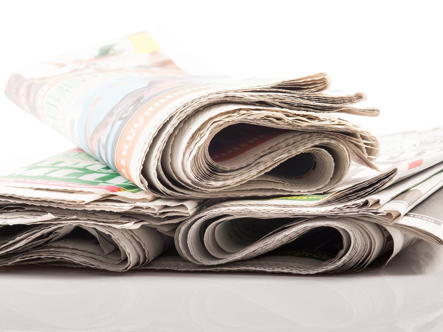 Antallet af ugentlige læsere af lokale og regionale dagblade faldt med 14.000 i 2022. | Foto: Colourbox