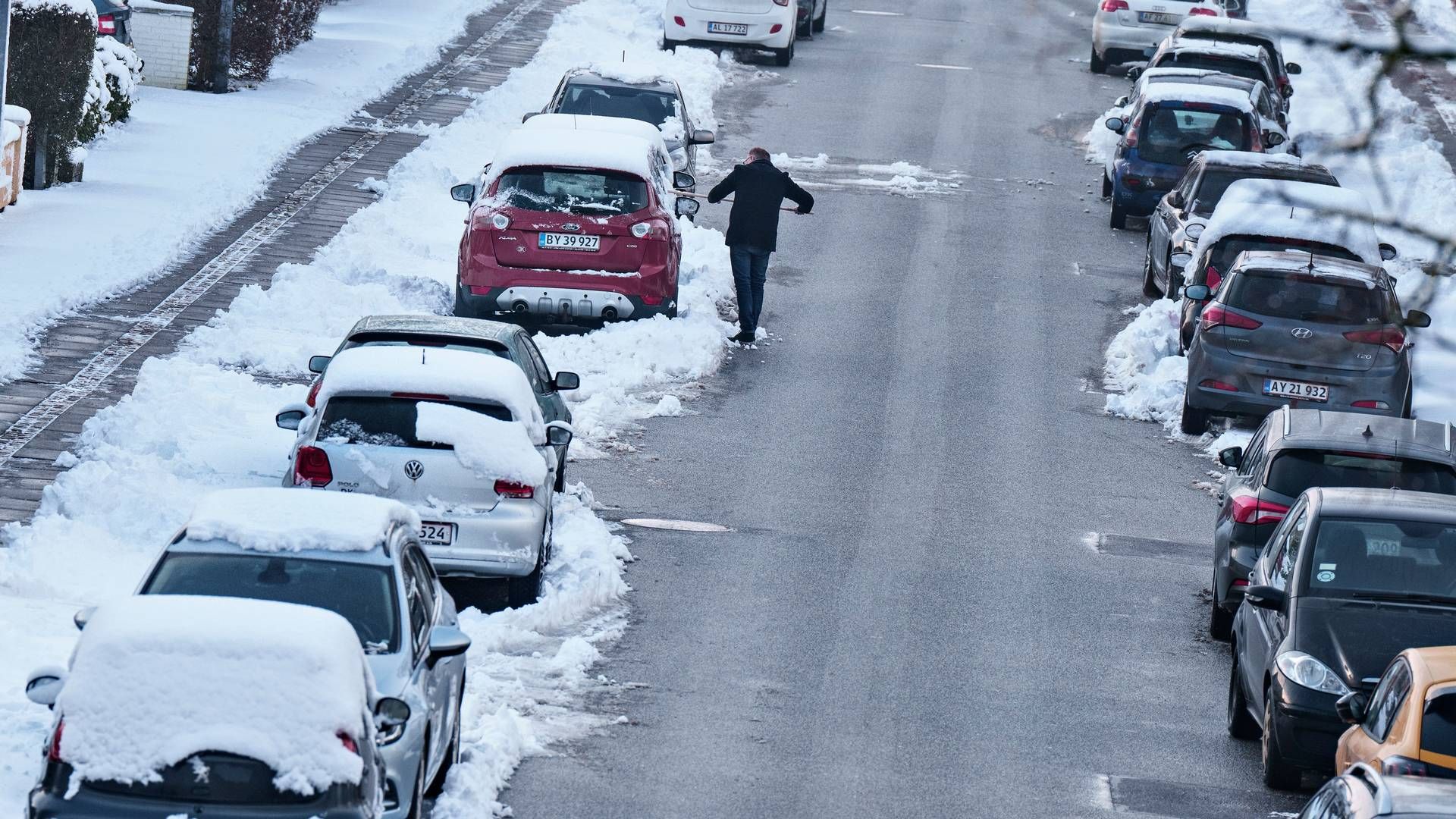 Der lå store mængder sne i Aalborg 7. marts. Det får nu betydning for, hvor længe beboere skal vente på at få hentet affald. | Foto: Henning Bagger