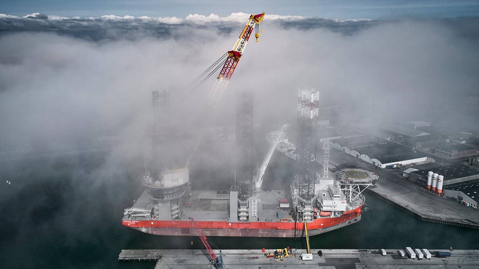 Cadeler currently has two large vessels that can install wind turbines offshore with the aid of large cranes on deck. The liner has more expensive ships on the way whereof one is ordered for a collaborative project with Ørsted. | Photo: Cadeler