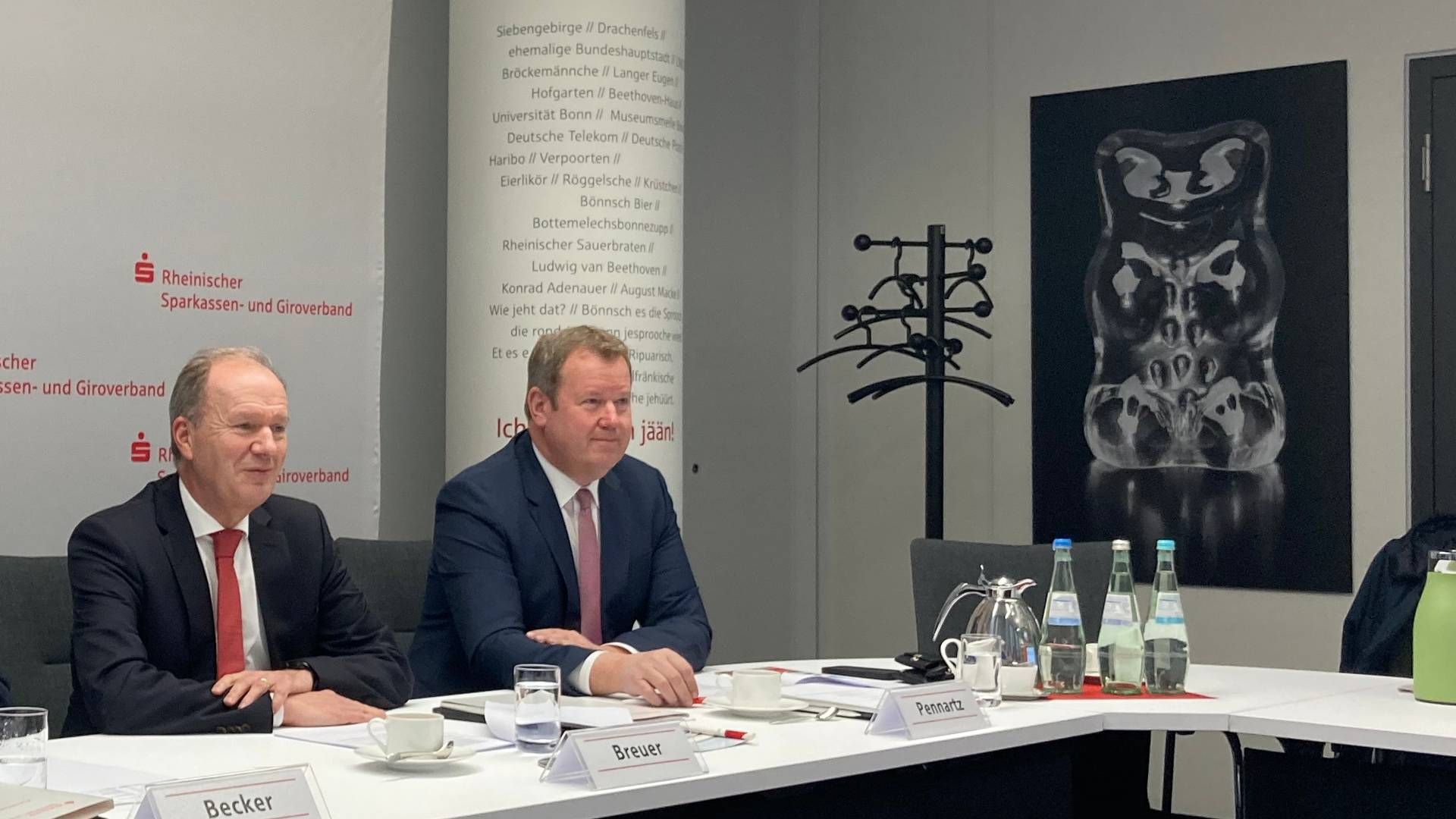 RSGV-Präsident Michael Breuer (links) und RSGV-Geschäftsführer Thomas Pennartz bei der Jahrespressekonzerenz des Verbands in Düsseldorf. | Foto: FinanzBusiness