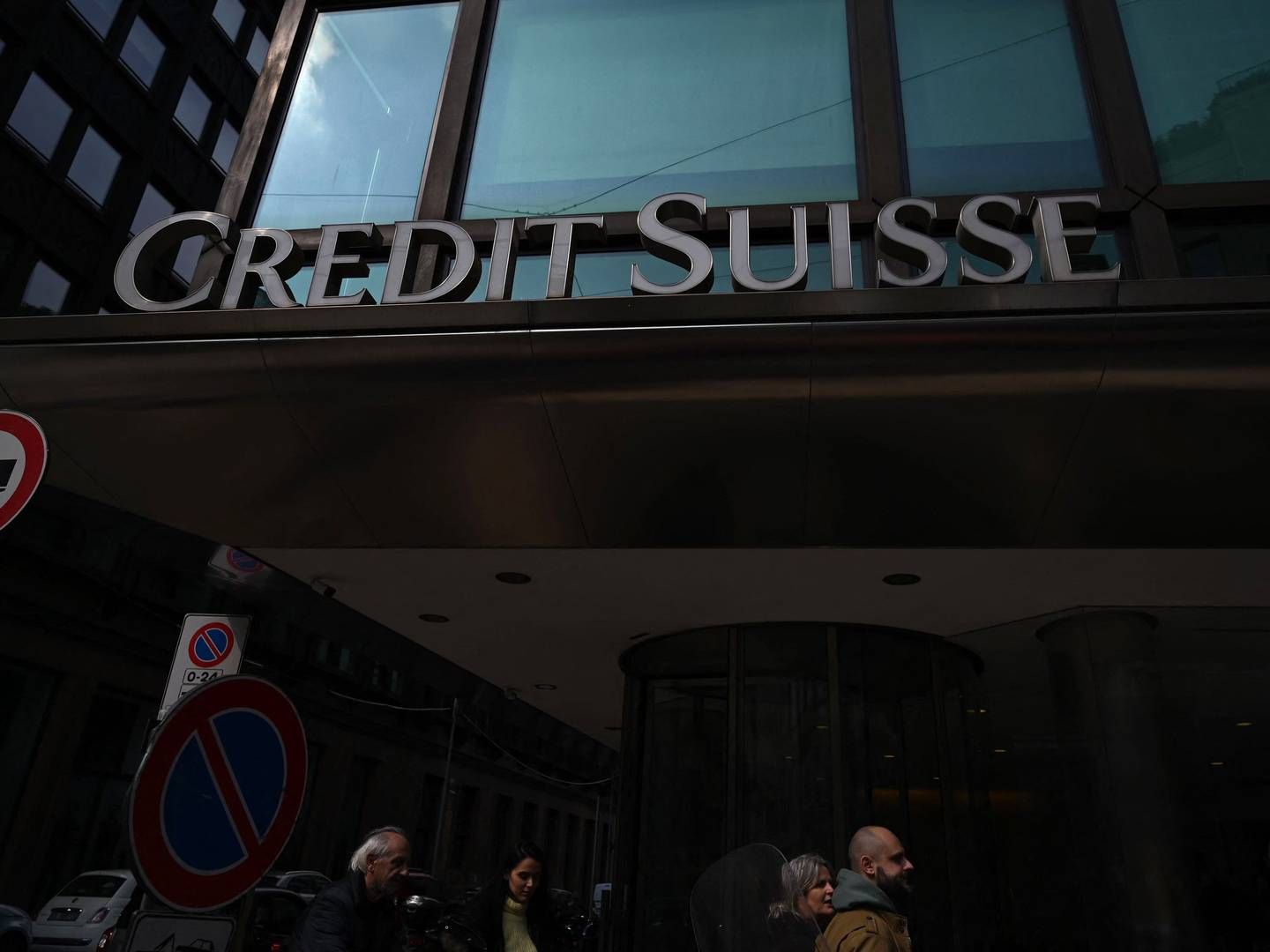 Søndag faldt en aftale på plads, som betyder, at Credit Suisse bliver overtaget af konkurrenten UBS. | Foto: Gabriel Bouys/AFP/Ritzau Scanpix