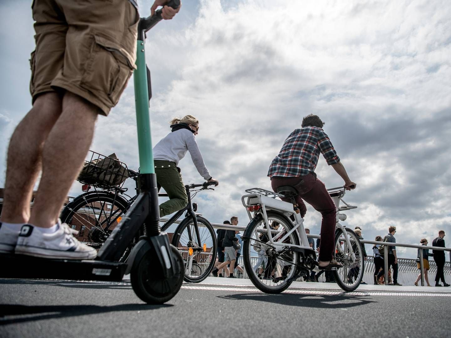 Region Midtjylland starter forsøgsordning med elcykler, som skal gøre det nemmere at komme til det nærmeste stoppested. | Foto: Henning Hjorth