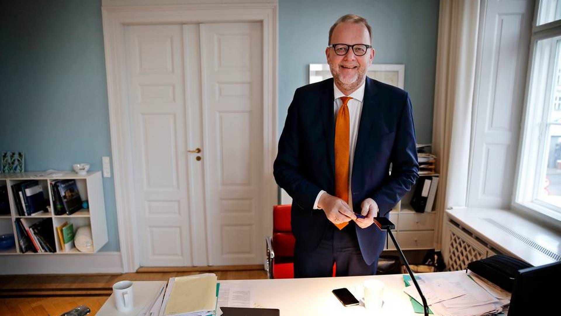 Lars Christian Lilleholts har måttet sig farvel til sin politiske rådgiver. | Foto: Jens Dresling