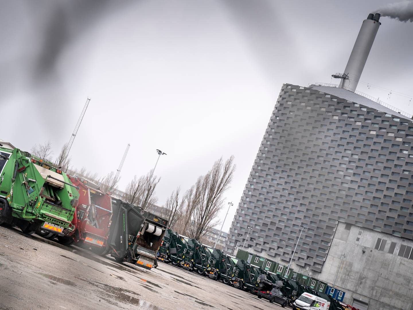 ARC's skraldebiler har stået stille, siden arbejdsnedlæggelsen blev indledt mandag. | Foto: Mads Claus Rasmussen/Ritzau Scanpix