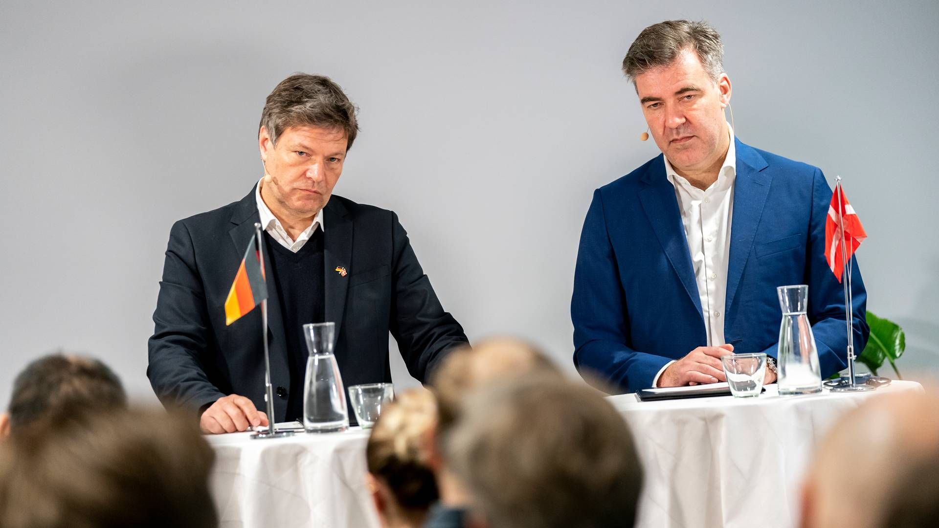 Den danske energiminister Lars Aagaard (M) og hans tyske kollega, Robert Habeck, er på samme hold i spørgsmålet om at få blandet atomkraft ind i vedvarende energi, som EU's energiministre debatterer tirsdag. | Foto: Ida Marie Odgaard/Ritzau Scanpix