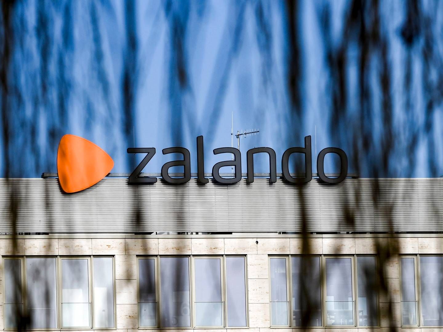 Zalando kan endnu ikke oplyse, hvor mange modemærker, der vil blive frasorteret på modeplatformen. | Foto: Jens Kalaene/ap/ritzau Scanpix