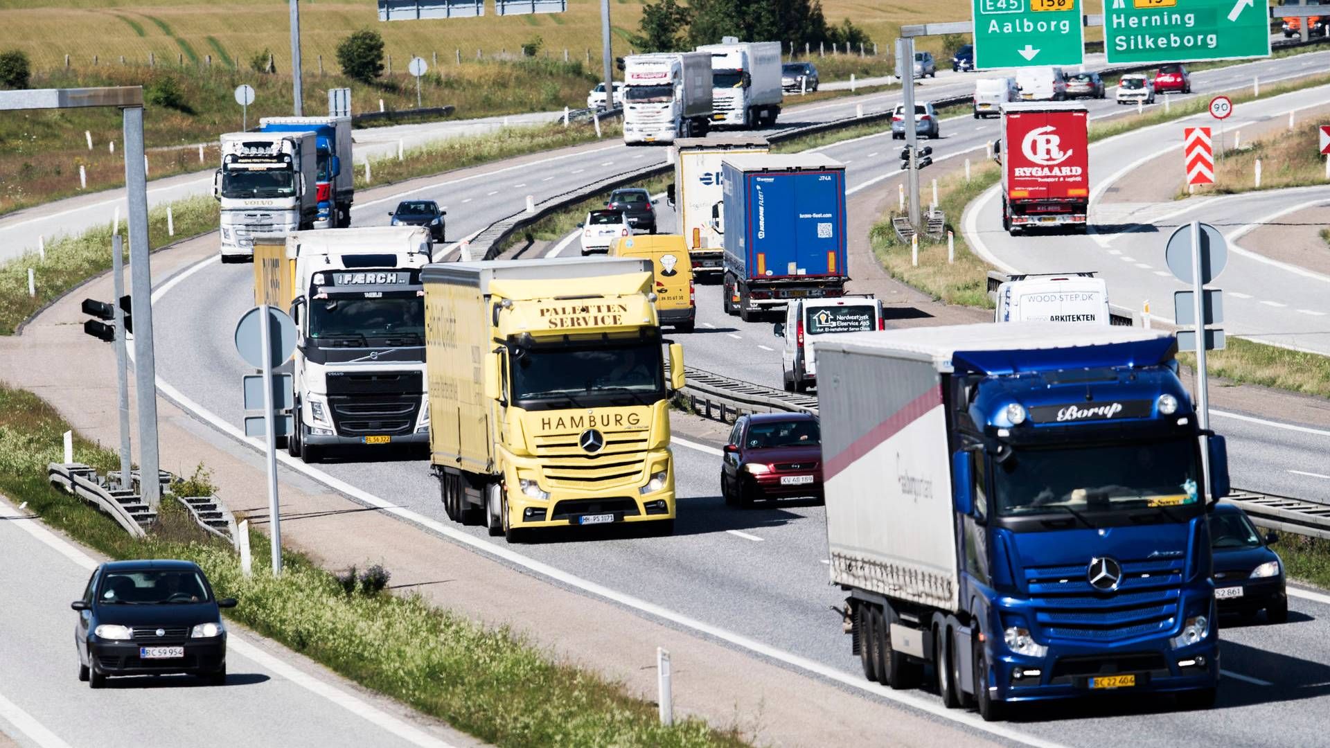 100 lastbiler vil køre kolonnekørsel til Christiansborg tirsdag for at demonstrere mod omstridt vejafgift. | Foto: Tycho Gregers/Jyllands-Posten/Ritzau Scanpix