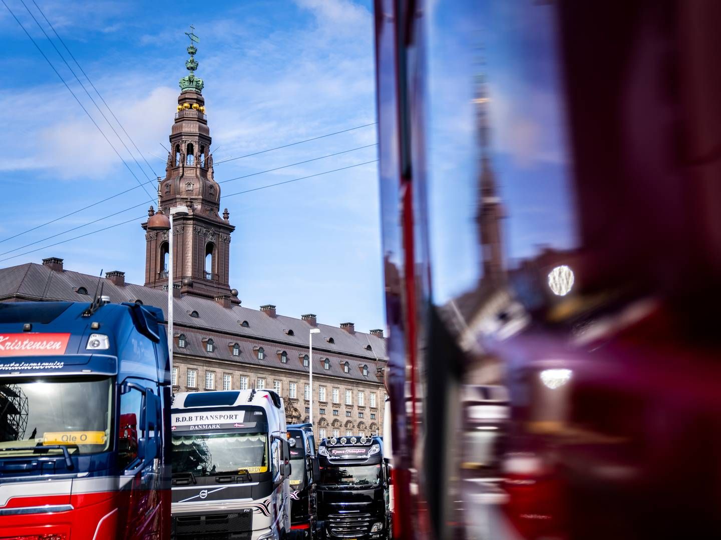 Tirsdag den 4. april demonstrererede en stor gruppe vognmænd foran Christiansborg mod den kommende vejafgift. | Foto: Ida Marie Odgaard