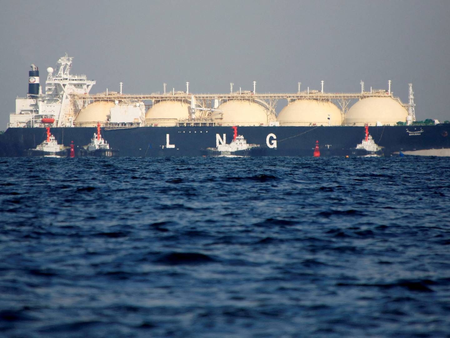 Vessel transporting liquefied natural gas. | Photo: Issei Kato