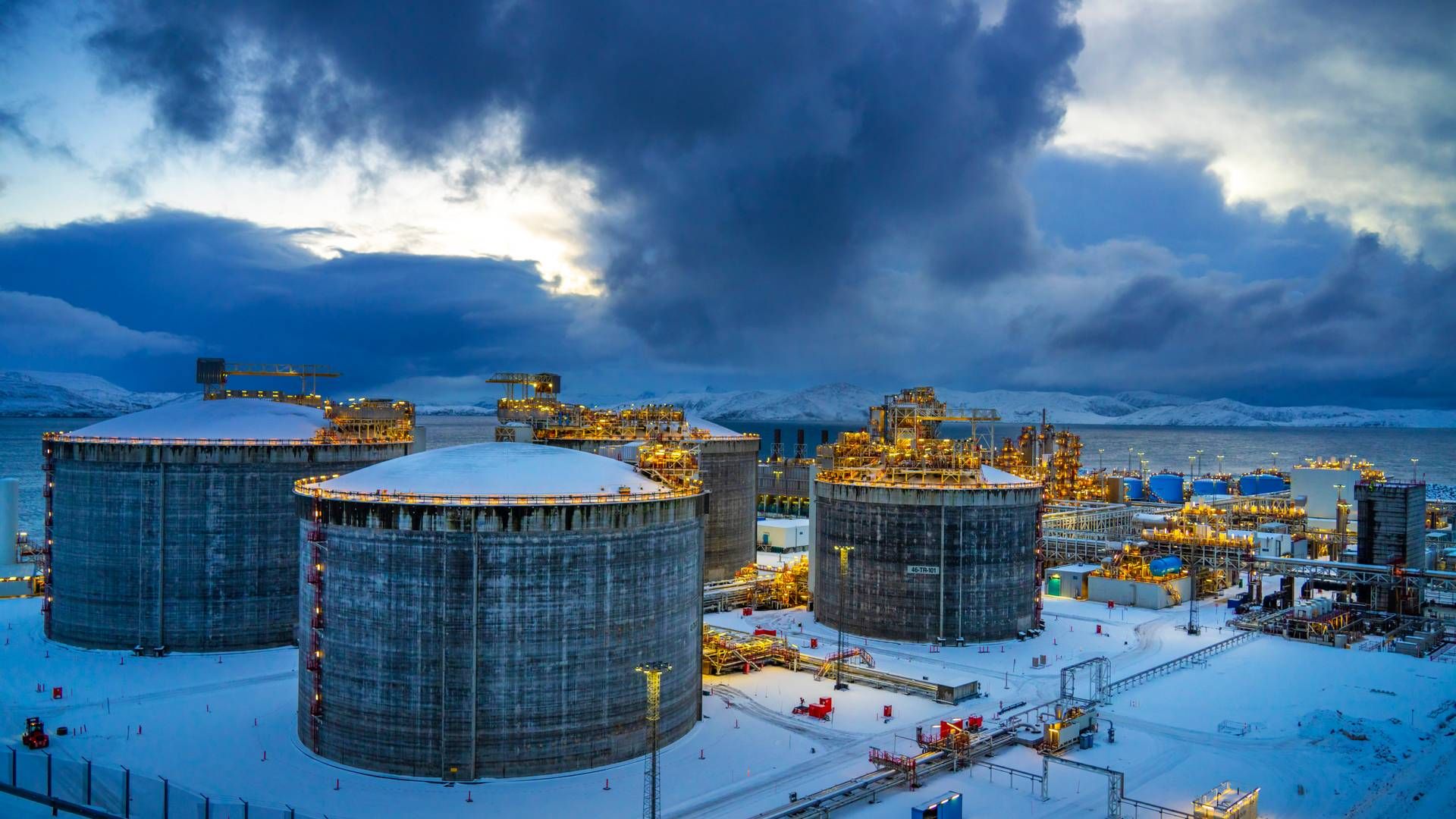 NEI TIL ELEKTRIFISERING: To av tre finnmarkinger er motstandere av elektrifisering av Melkøya utenfor Hammerfest med strøm fra land. | Foto: Ole Berg-Rusten / NTB