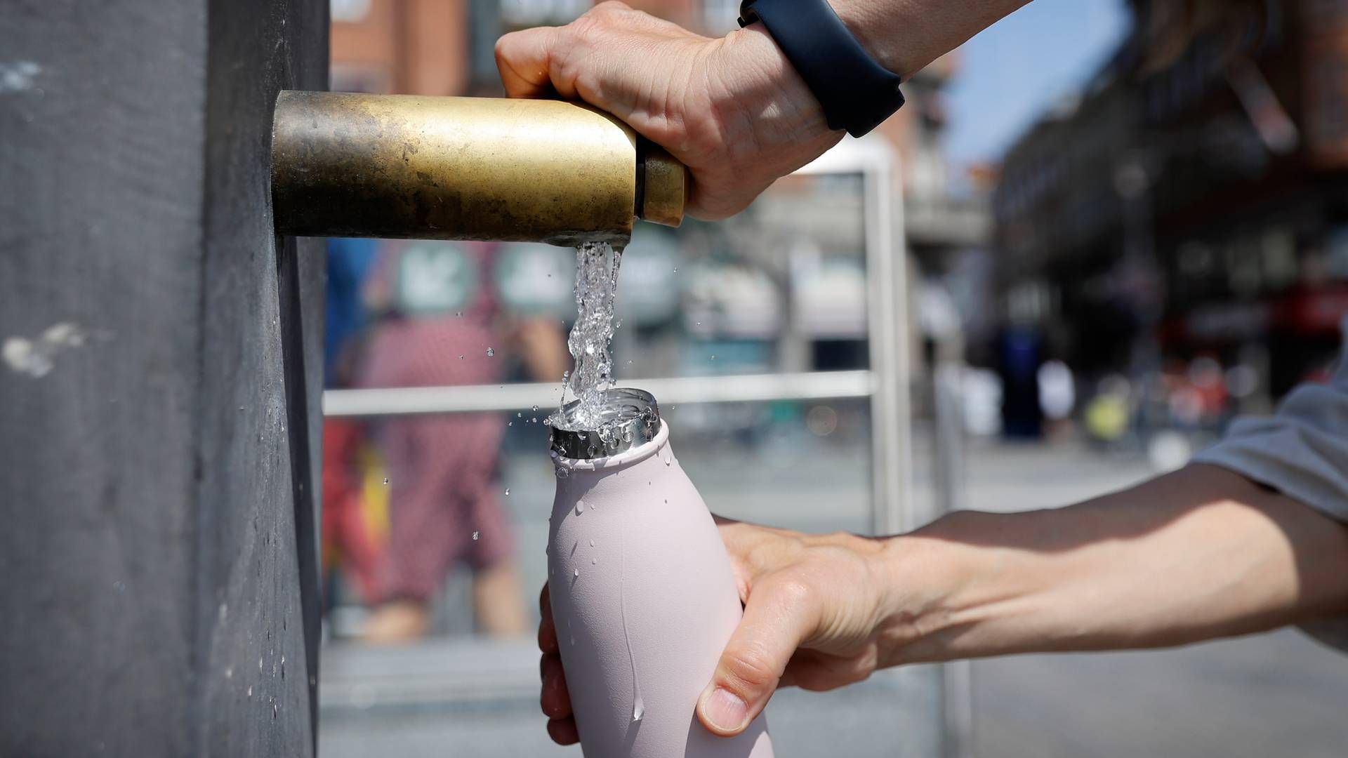 Undersøgelse fra Københavns Universitet viser, at der er langt flere kemiske stoffer i vores drikkevand, end vi tester for. | Foto: Jens Dresling