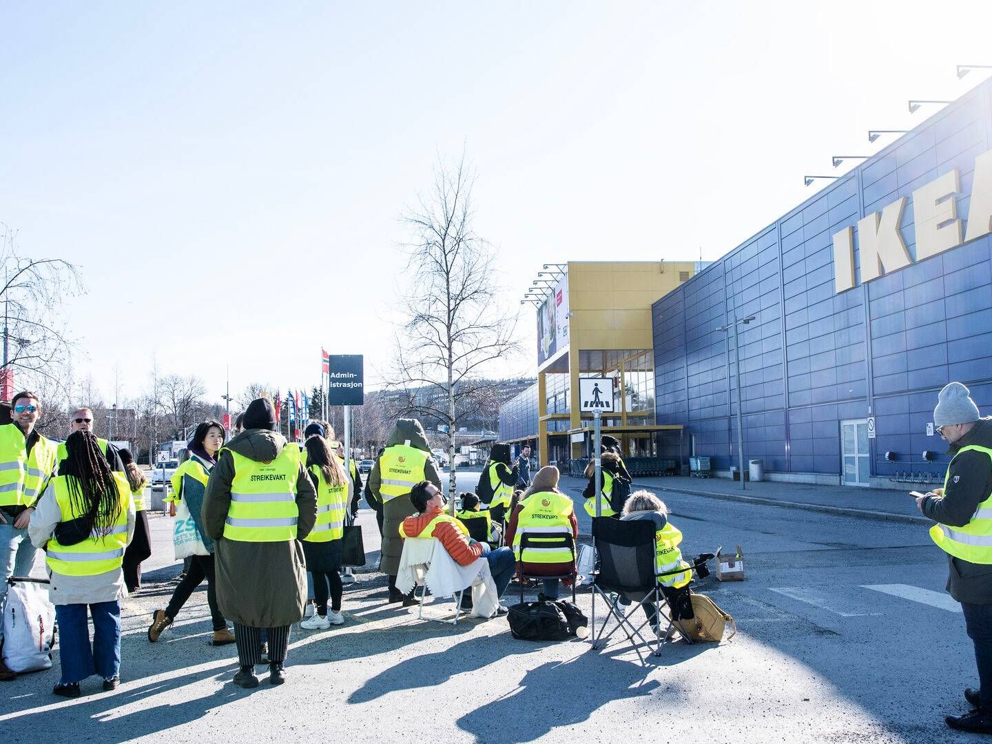 Ikea-ansatte nedlagde mandag arbejdet i forbindelse med storstrejken i Norge. | Foto: Annika Byrde/NTB/Ritzau Scanpix