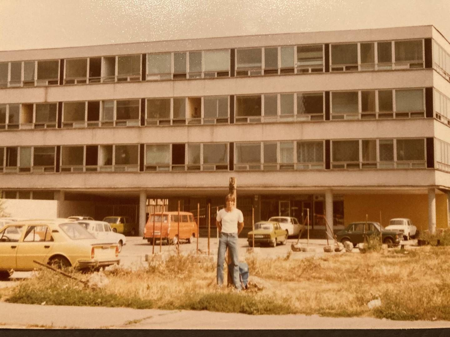 I 1983 rejste Helge Pedersen for første gang ind bag jerntæppet til det daværende Tjekkoslovakiet for at studere. Siden har Østeuropa fyldt meget for cheføkonomen, der har været i Nordea i 40 år. | Foto: Privatfoto