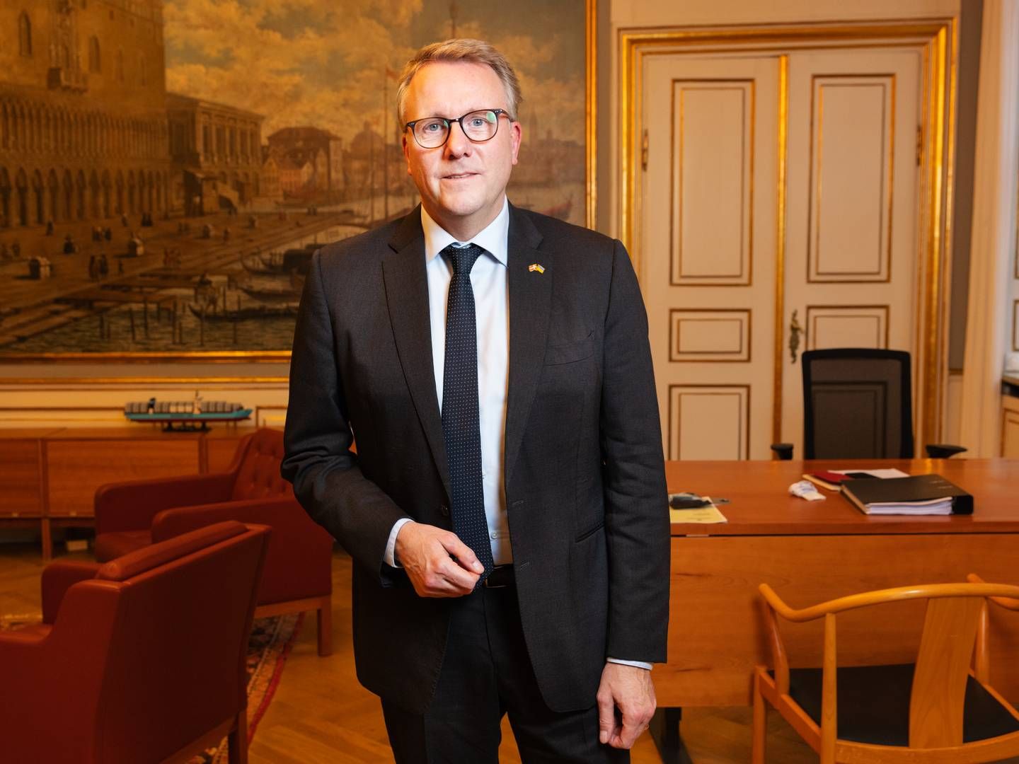 Erhvervsminister Morten Bødskov (S) mener, at Statsrevisorerne ikke har set på det store billede, da de rettede kritik mod lodsmarkedet. | Foto: Gregers Tycho