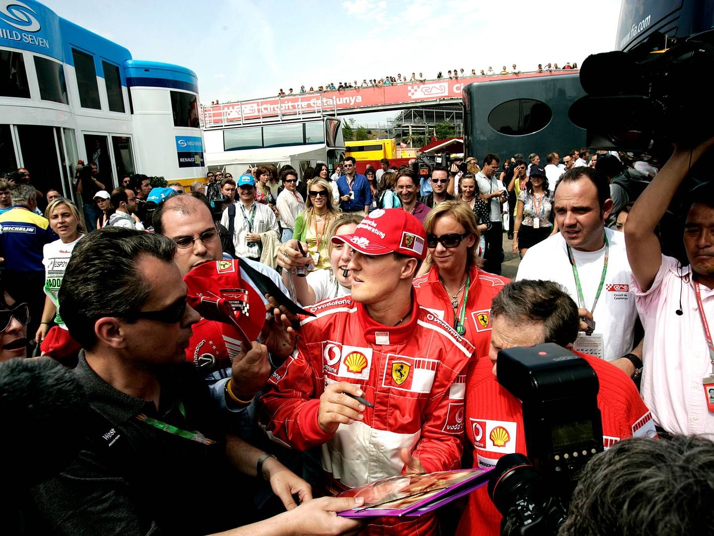Michael Schumacher (i midten) er særligt er kendt for sin tid som kører for Ferraris Formel 1-hold. Han er en af de mest vindende kører i sportens historie | Foto: Thomas Wilmann