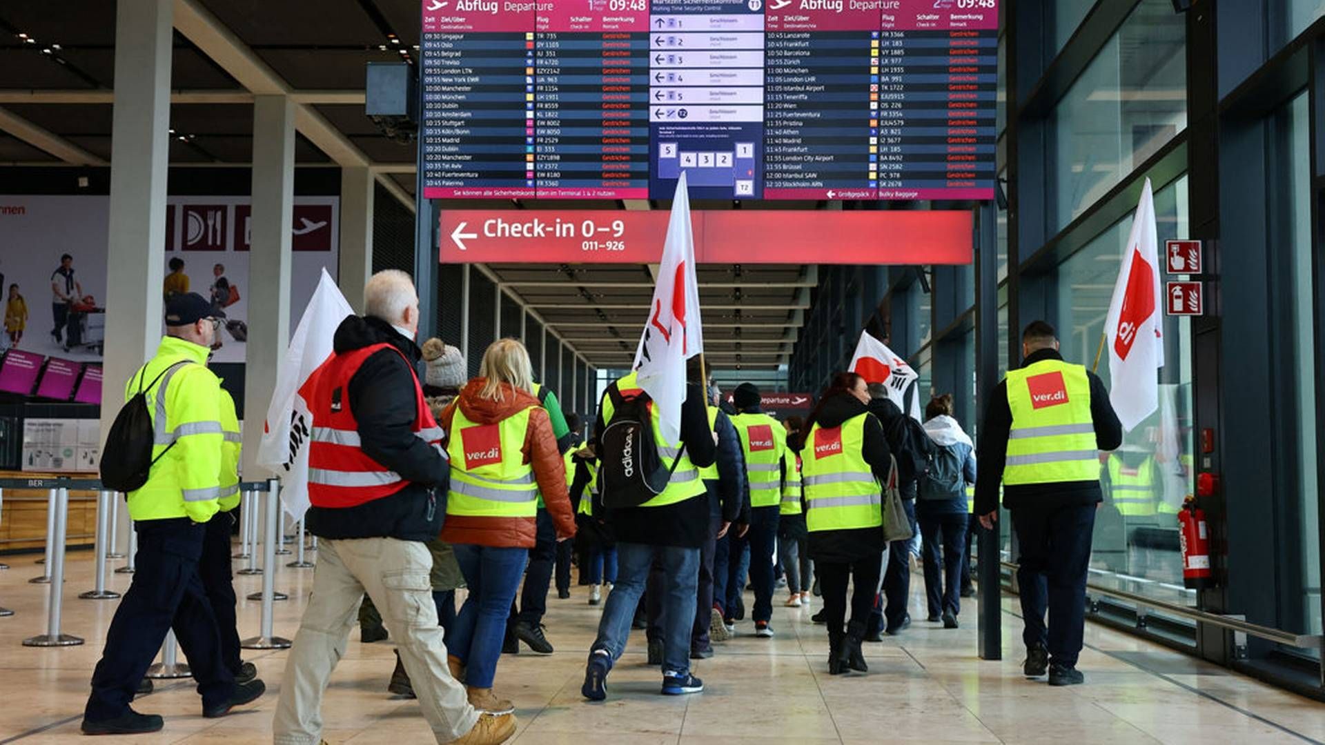 Arkivfoto: Også i marts førte en strejke blandt de lufthavnsansatte i Berlin til, at alle afgange blev aflyst. Det samme ser ud til at ske mandag | Foto: Christian Mang / Reuters / Ritzau Scanpix