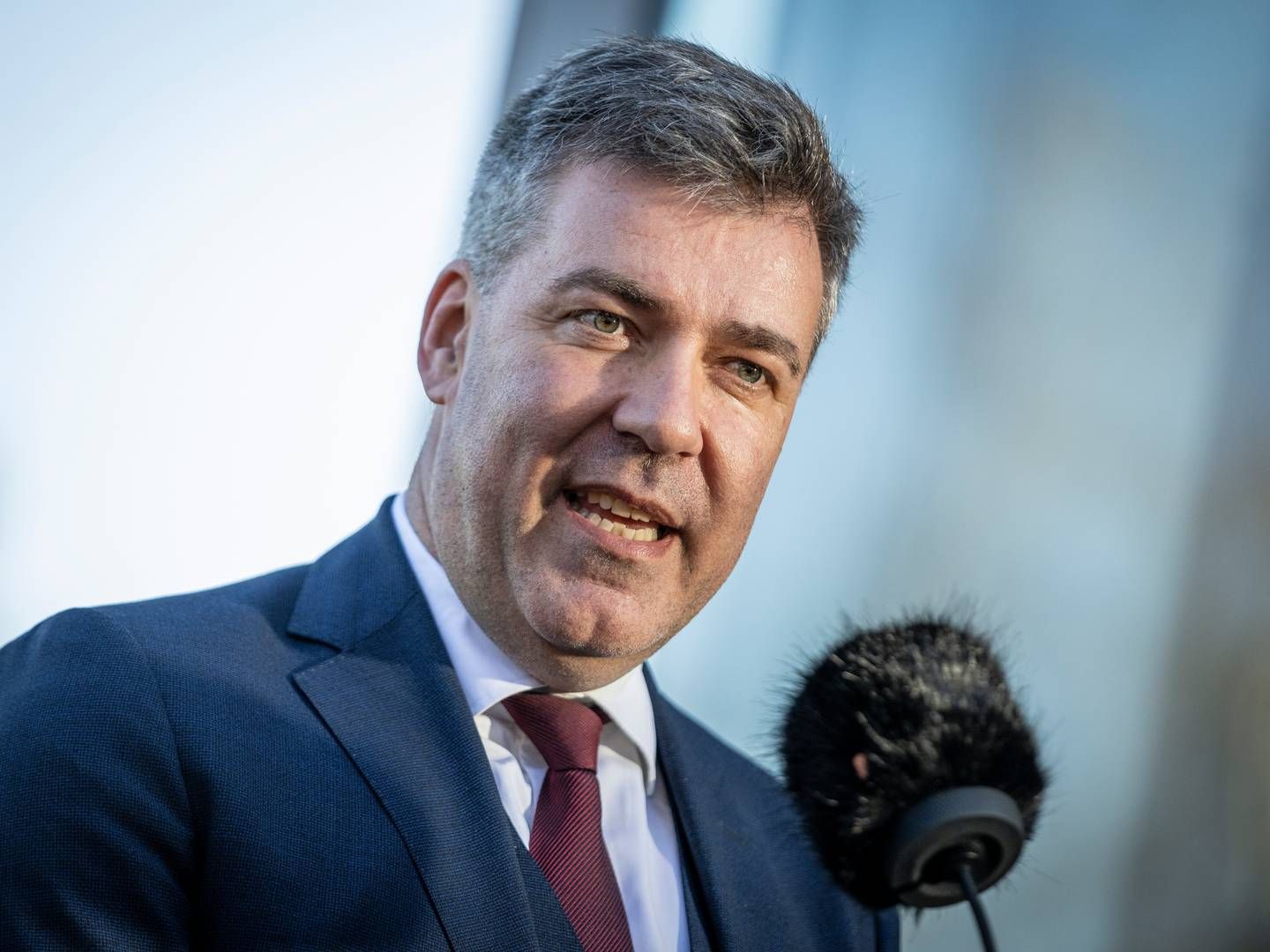 Klima-, energi- og forsyningsminister Lars Aagaard (M) mener, at det vil være muligt at finde plads til havvindmøller i Nordsøen og samtidig tage hensyn til havmiljøet. | Foto: Mads Claus Rasmussen