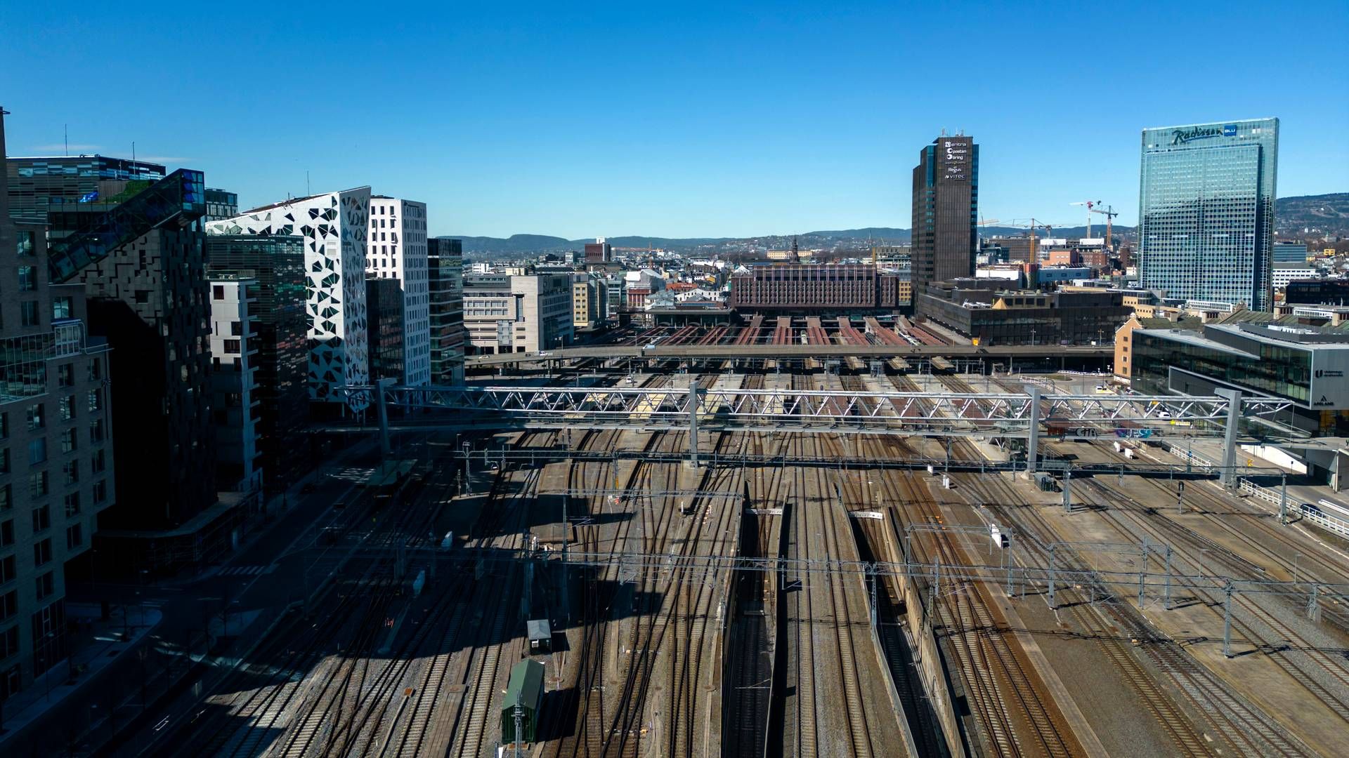 KAN KOMME HØYHUS: I området rundt Oslo S åpnes det for bygg på inntil 125 meter. | Foto: Cornelius Poppe