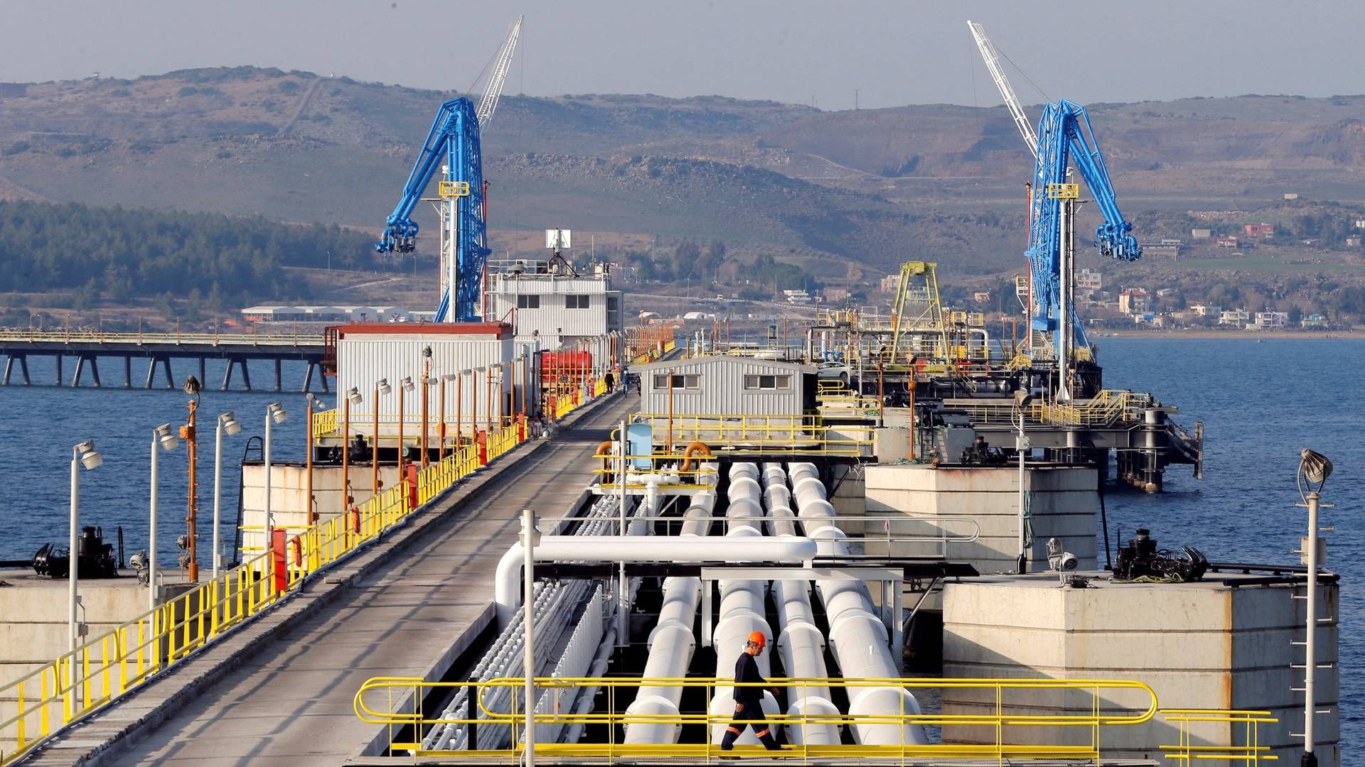 Olietankere har forladt den tyrkiske havn Ceyhan efter at have ventet længe på at kunne laste irakisk olie. | Foto: Umit Bektas/Reuters/Ritzau Scanpix