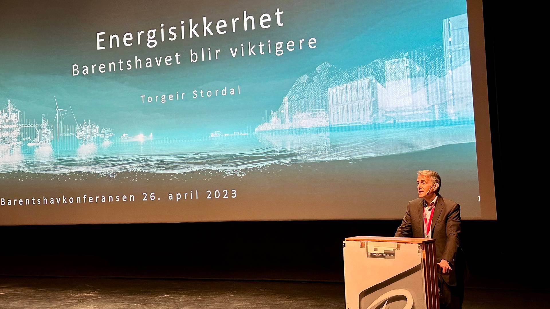 LITE LETING: Oljedirektør Torgeir Stordal kom med klar oppfordring om å lete mer etter olje og gass i Barentshavet da han holdt sin presentasjon på Barentshavkonferansen i Hammerfest. | Foto: Ola Anders Skauby, Oljedirektoratet