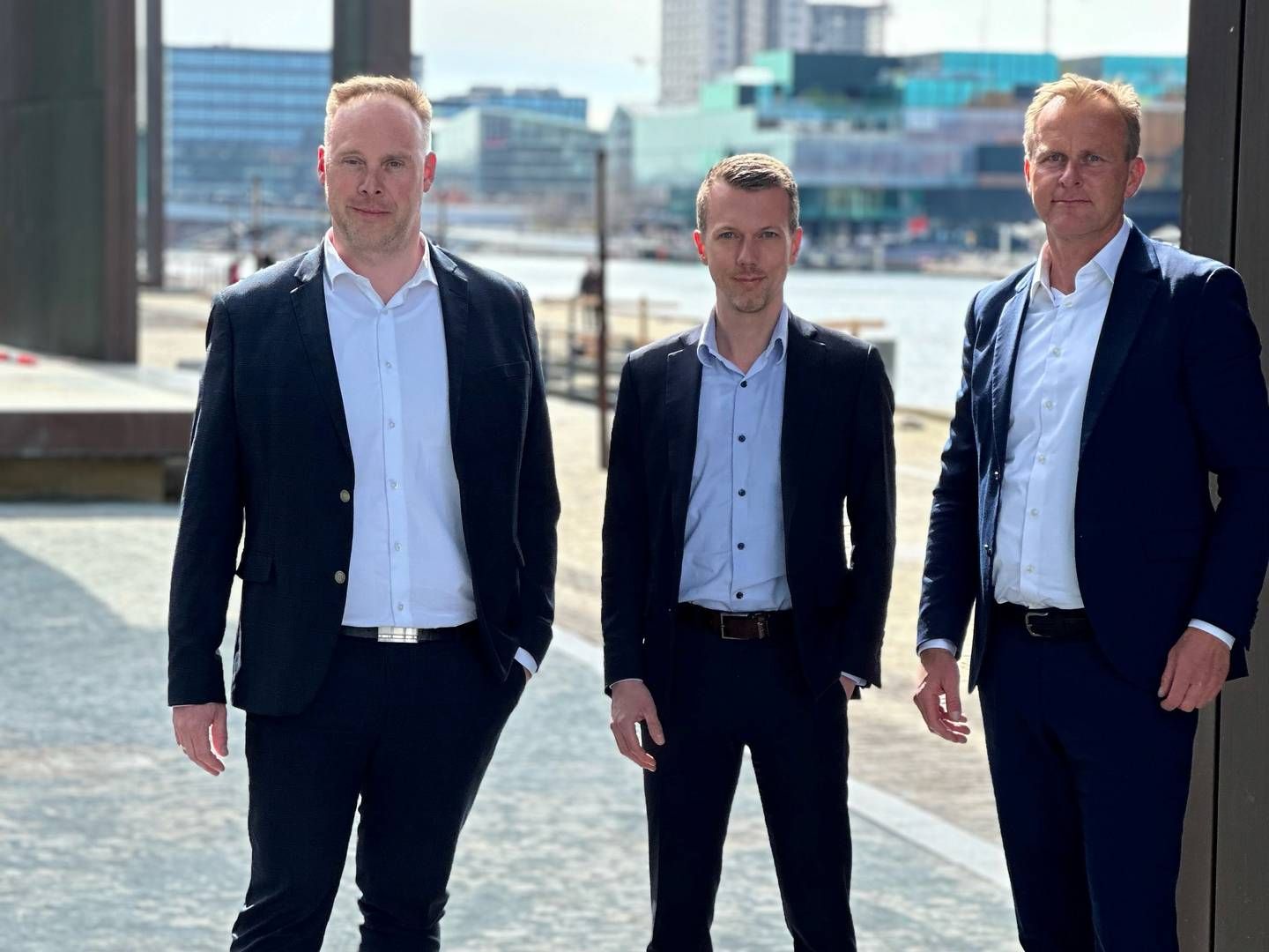 Fra venstre: Lars Dahl Allerup, partner i Human Bytes, Thomas Koefoed, partner i Netcompany, Ulrik Juul Therkildsen, CEO og partner i Human Bytes | Foto: Human Bytes / Pr