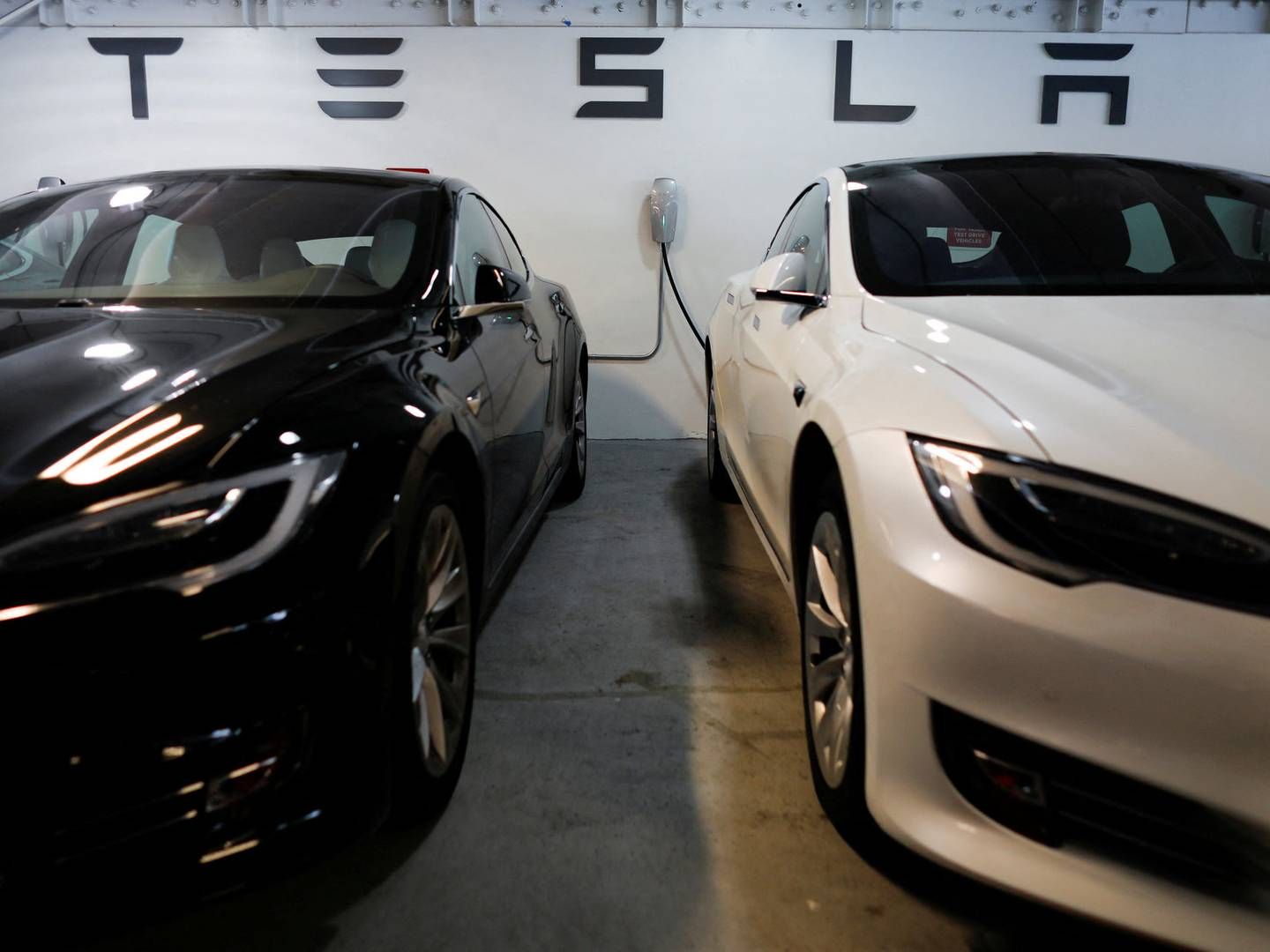 Prisstigningen kommer kun tre uger efter, at Tesla sænkede prisen på bl.a. Model Y. | Foto: Mike Blake/Reuters/Ritzau Scanpix