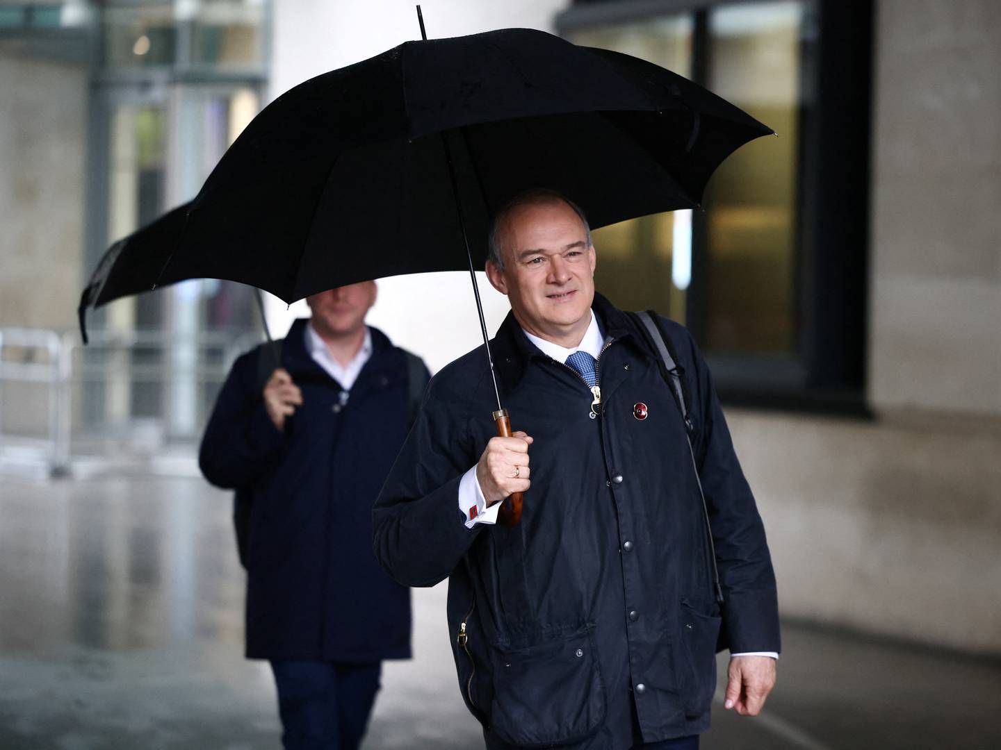 Det er lederen af det britiske parti Liberal Democrats, Ed Davey, der opfordrer til en undersøgelse af supermarkeder og fødevarevirksomheders indtjening. | Foto: Henry Nicholls/Reuters/Ritzau Scanpix