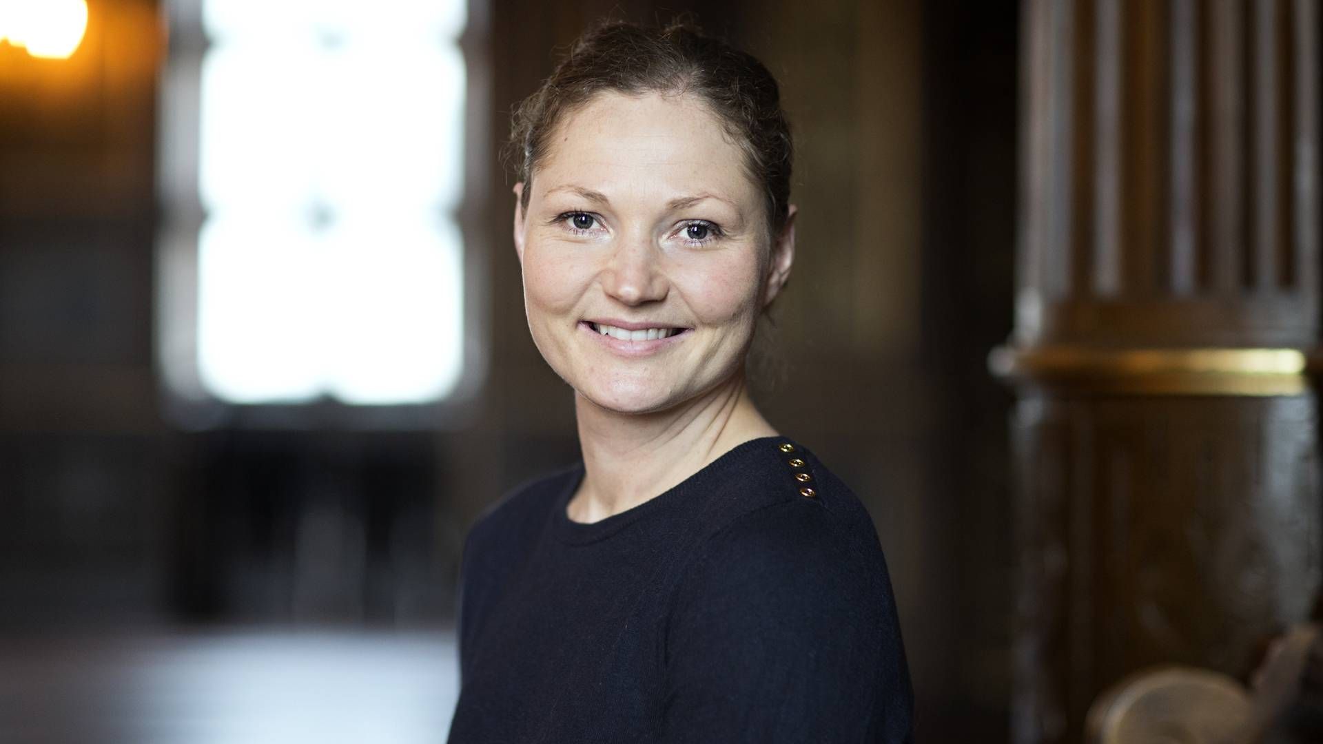 Katrina Feilberg, markedschef for Sundhed & Life Science i Dansk Erhverv, glæder sig over nye eksporttal for dansk life science, der igen slår rekord. | Foto: Dansk Erhverv / Pr
