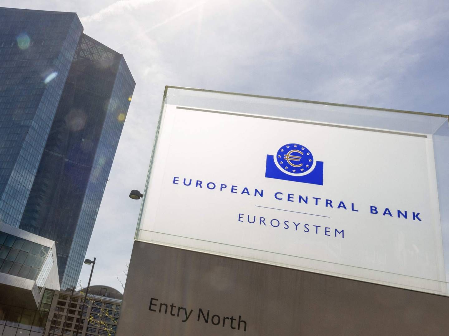 Den høje inflation har fået ECB til at hæve renten ad flere omgange det seneste lille års tid.