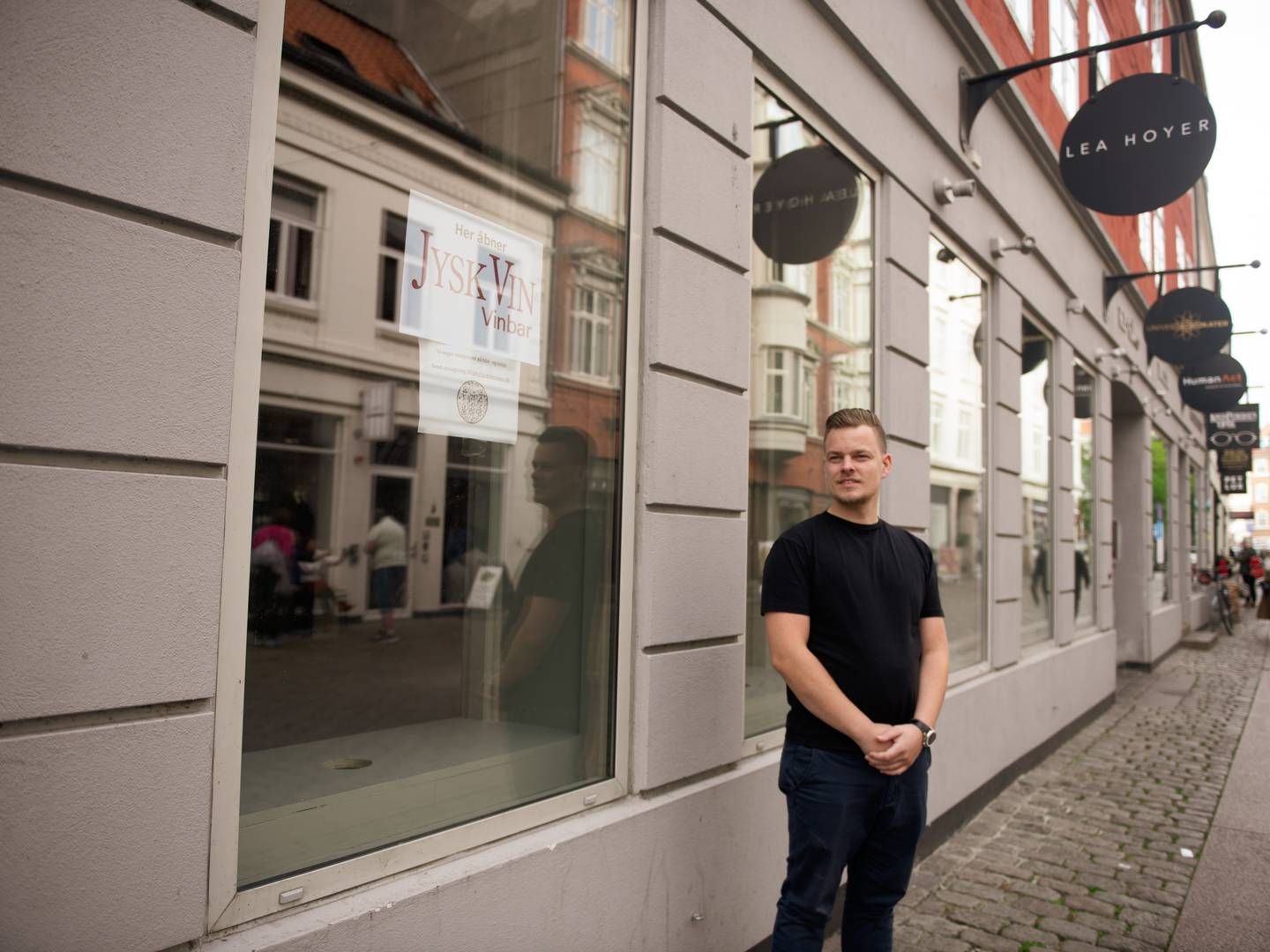 Anders Søgaard er butikchef i Jysk Vins første - og foreløbigt eneste - vinbar. | Foto: Stine Schjøtler