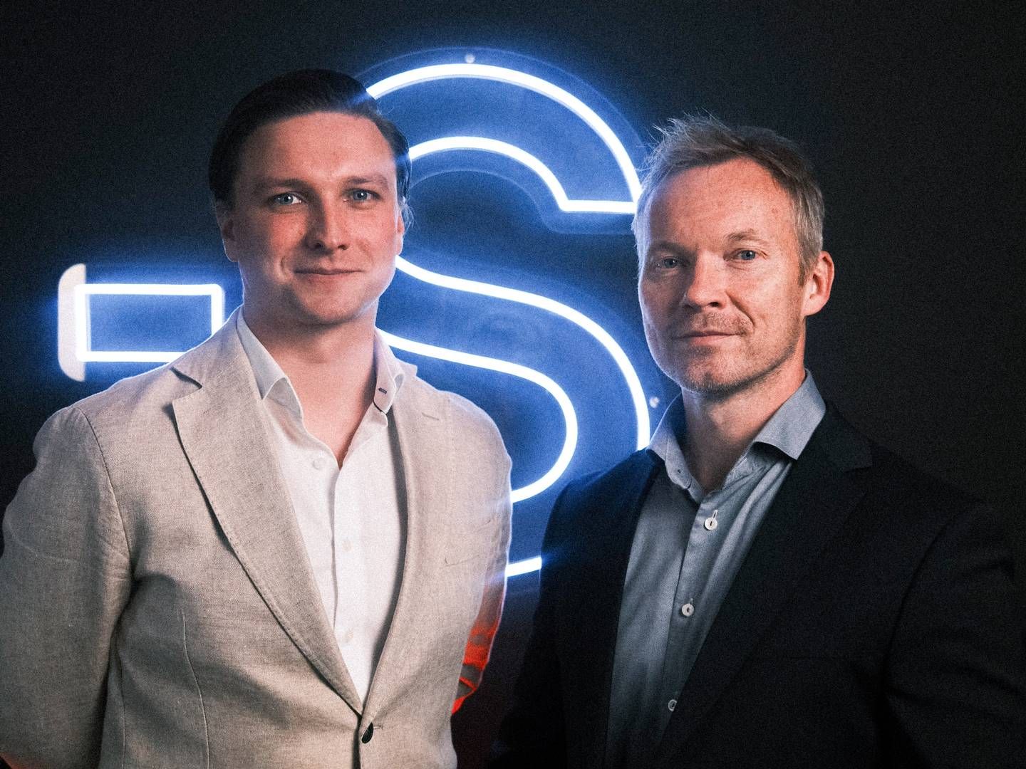 Fra venstre: Salgsdirektør i Strise, Mike Connors, nye leder for bedriftskontoer i Strise, Håvar Snapa. | Foto: Strise / PR
