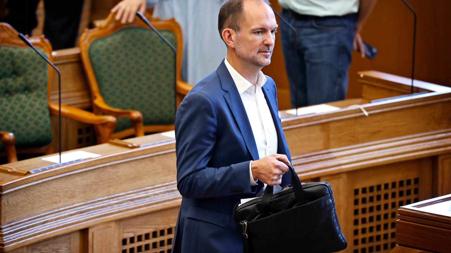 "Lovforslaget er blevet skubbet til næste folketingssamling," lyder det fra skatteminister Jeppe Bruus (S). | Foto: Jens Dresling