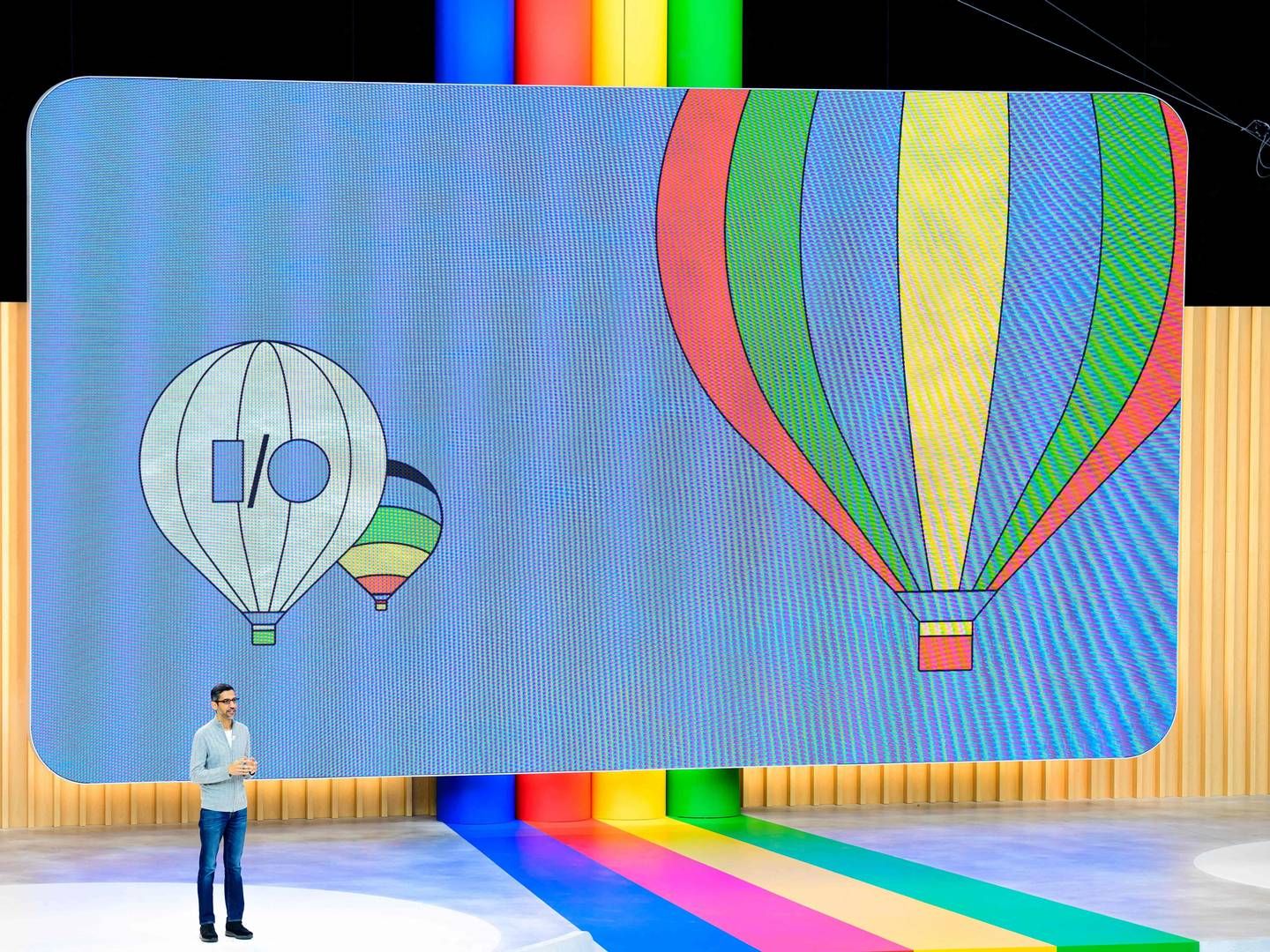 Googles topchef Sundar Pichai fremlagde en række nye tricks med kunstig intelligens, som Google satser stærkt på, under konferencen Google I/O. | Foto: Josh Edelson/AFP/Ritzau Scanpix