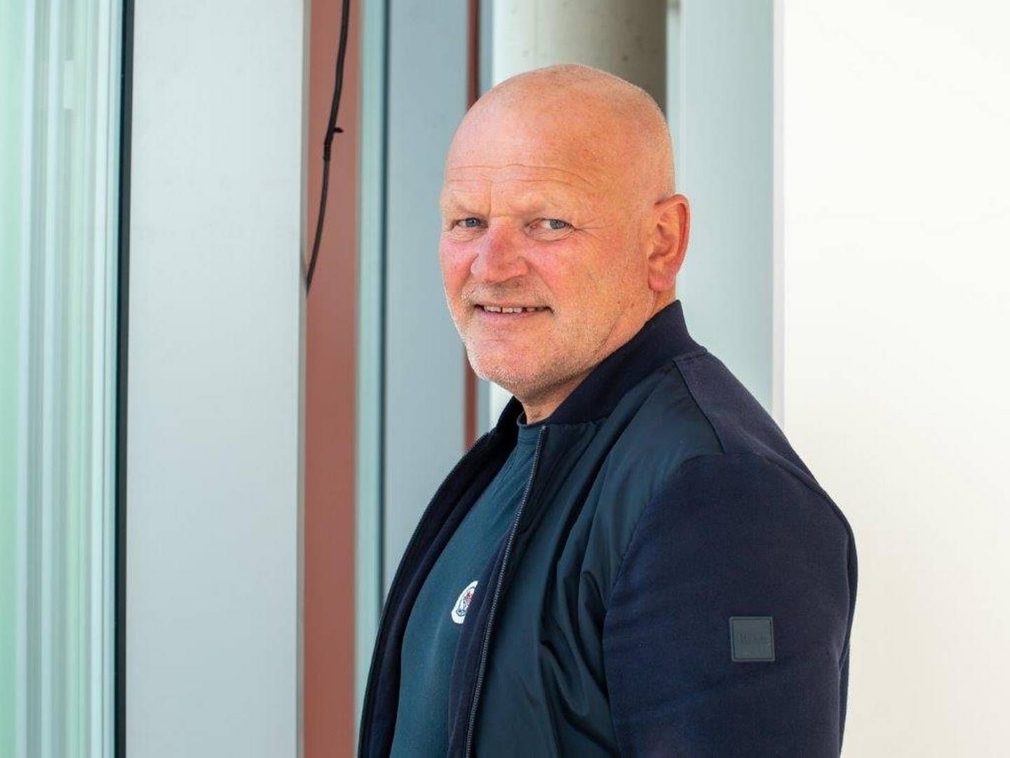 HAR MANGE JERN I ILDEN: Njål Østerhus er styreleder i forballklubben Sandnes Ulf, i tillegg til å være en av de største boligbyggerne i regionen. | Foto: Sandnes Ulf