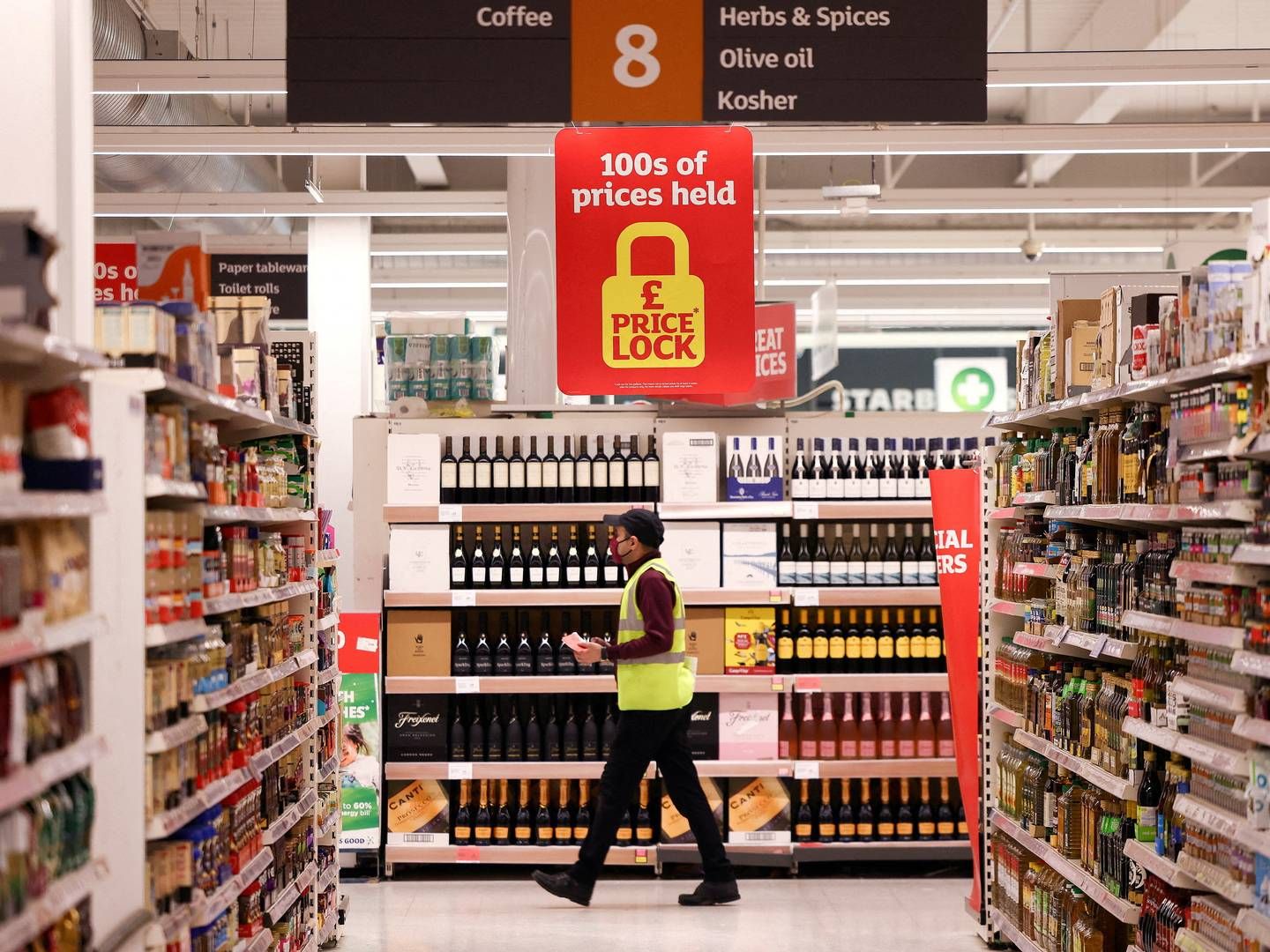 Særligt dagligvarer har trukket inflationen op i Storbritannien. | Foto: Henry NIcholls/Reuters
