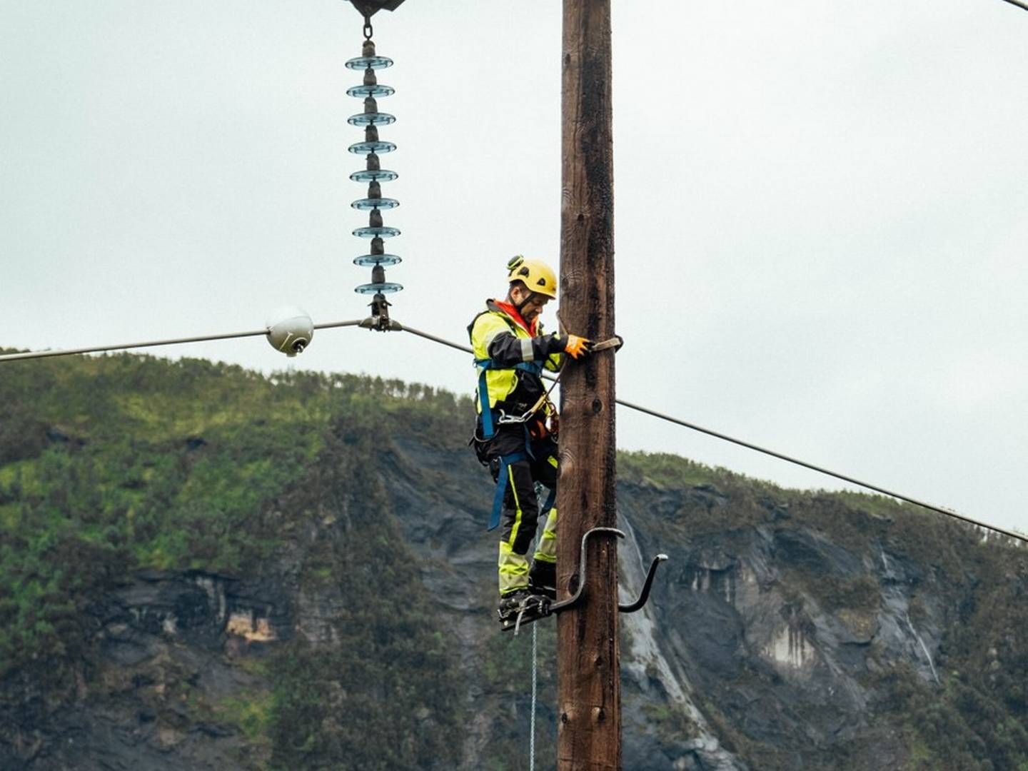 TEKNOLOGI: Arva har koblet sensorer fra selskapet Heimdall Power til sine kraftlinjer. På Kvaløya i Tromsø kan dette ha spart samfunnet for mange millioner i investeringer. | Foto: Arva