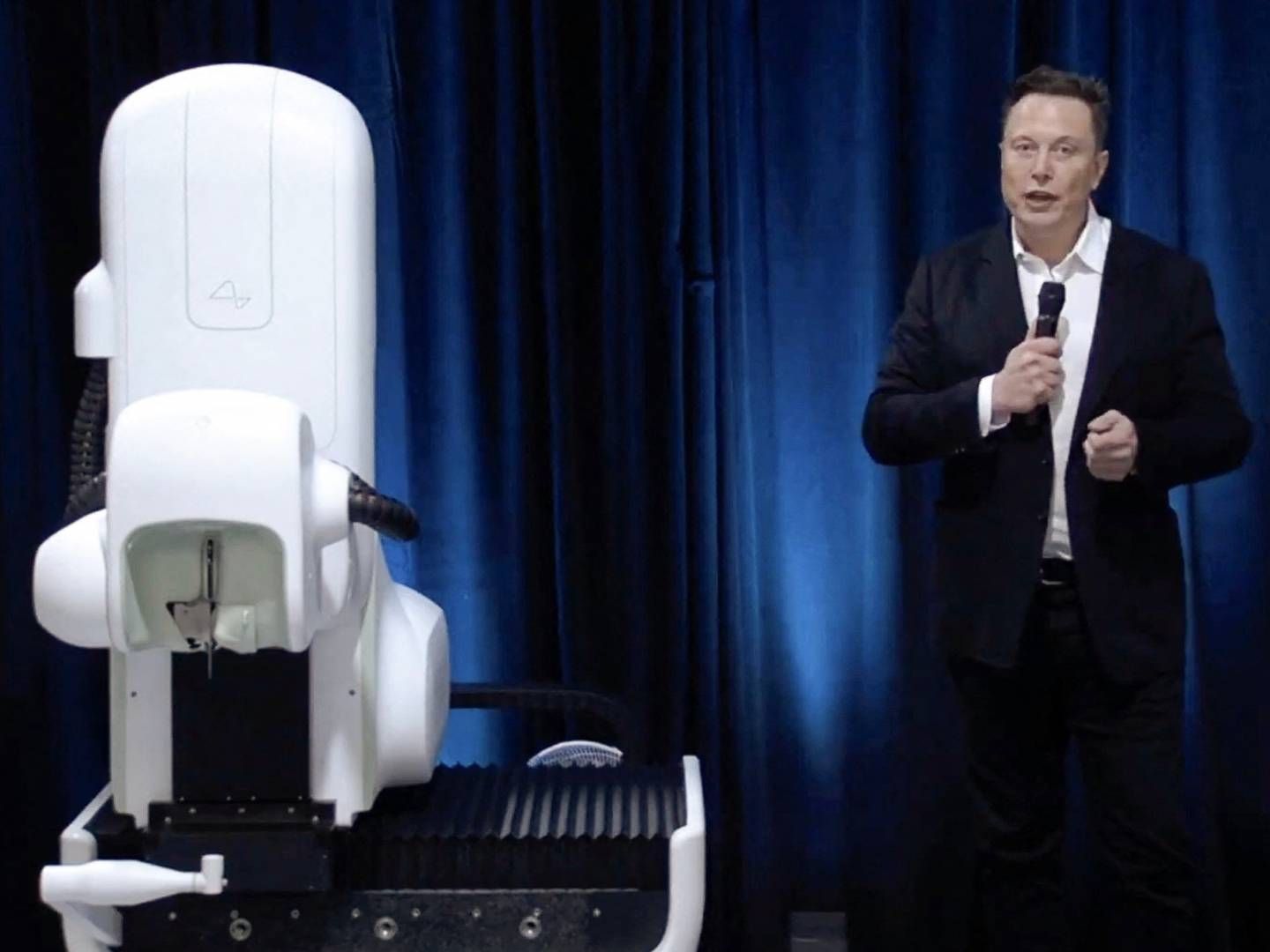 Neuralink og Elon Musk kan nu gå i klinikken med sine hjerneimplantater. | Foto: -