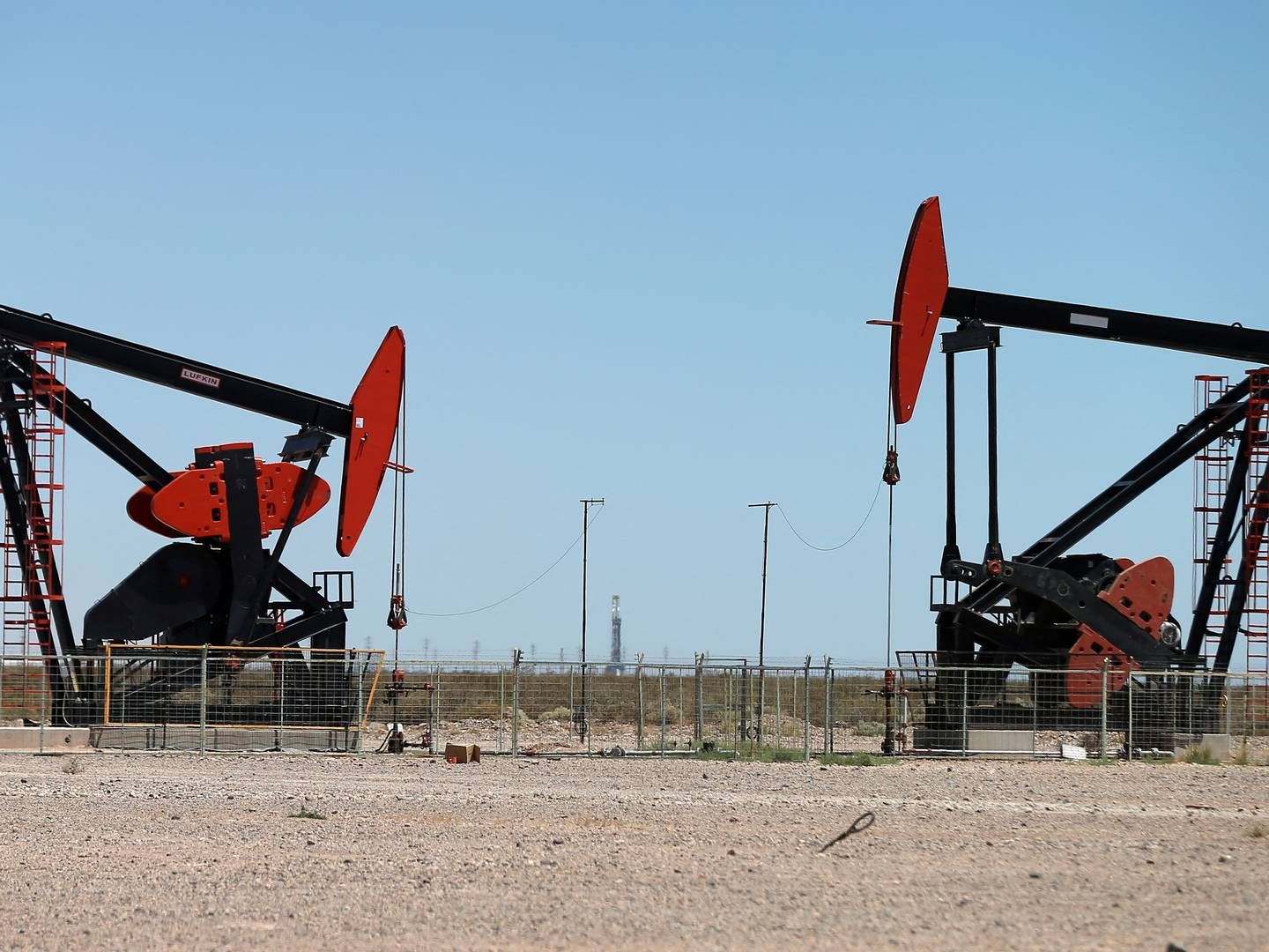 Der er modstridende meldinger fra Rusland og Saudi-Arabien omkring oliesituationen, og det presser prisen. | Foto: Agustin Marcarian/Reuters/Ritzau Scanpix