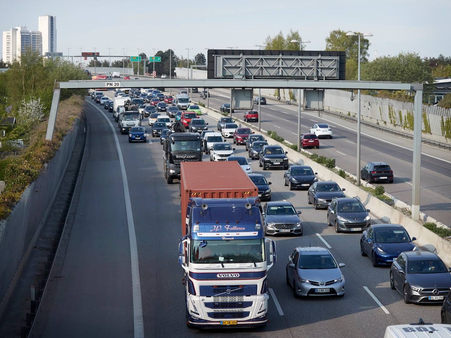 Den kommende vejafgift på tung transport kan indrettes bedre, mener vismændene. | Photo: Jens Dresling/Ritzau Scanpix