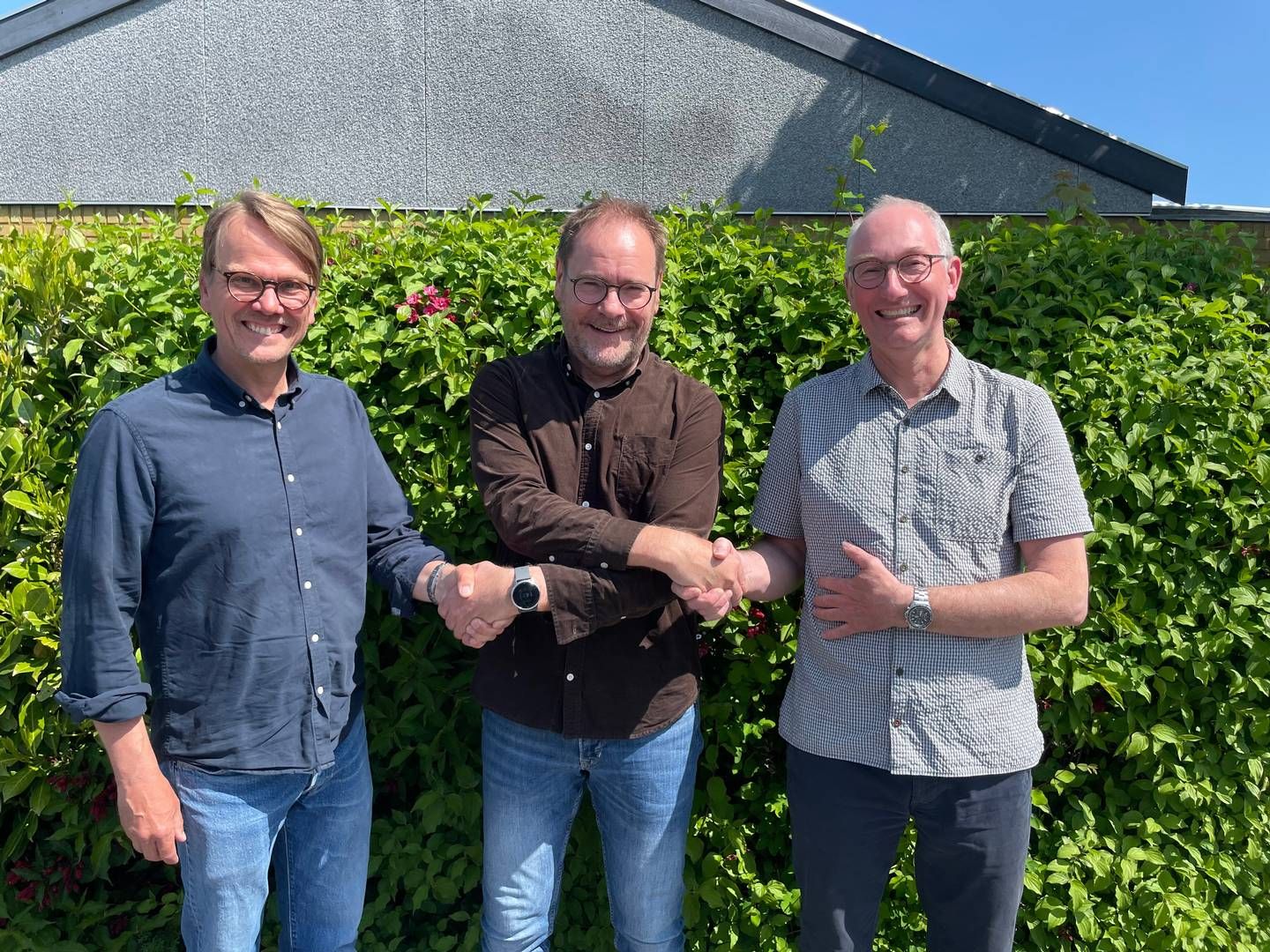 Divisionsdirektør i Envidan, Ole Munk Nielsen med ejerledere i Bangsgaard & Paludan, Lars Bangsgaard og Claus Paludan. | Foto: Envidan/pr