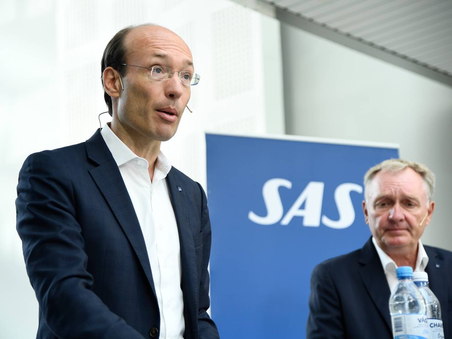 SAS-ledelsen med topchef Anko van der Werff (tv) og formand Carsten Dilling (th) | Foto: Lars Schröder/AP/Ritzau Scanpix