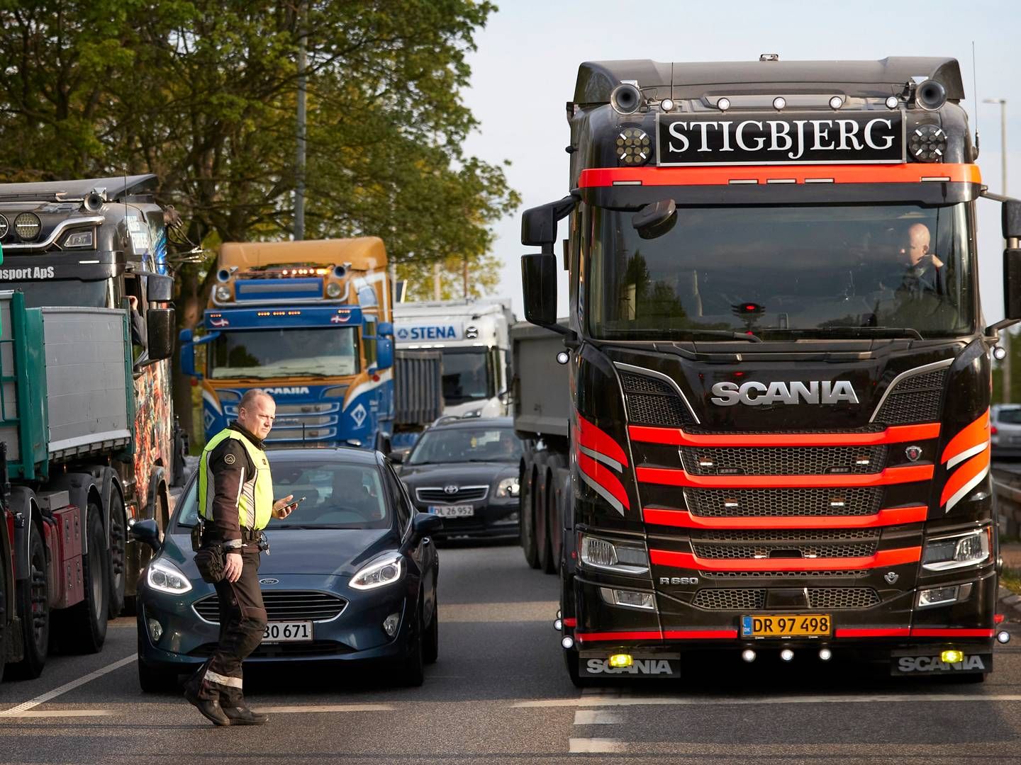 Adskillige steder i landet har lastbilchauffører demonstreret mod vejafgifter ved at blokere veje. Her ved Hillerødmotorvejen/Pilesvinget i Brønshøj. | Photo: Jens Dresling/Ritzau Scanpix